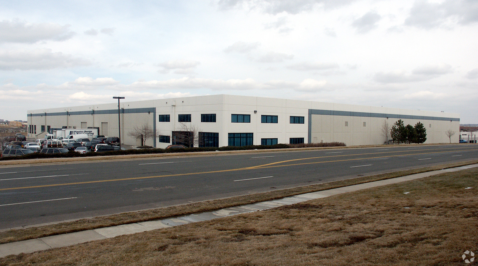 Global Cable Company Signs Warehouse Lease in Denver Area