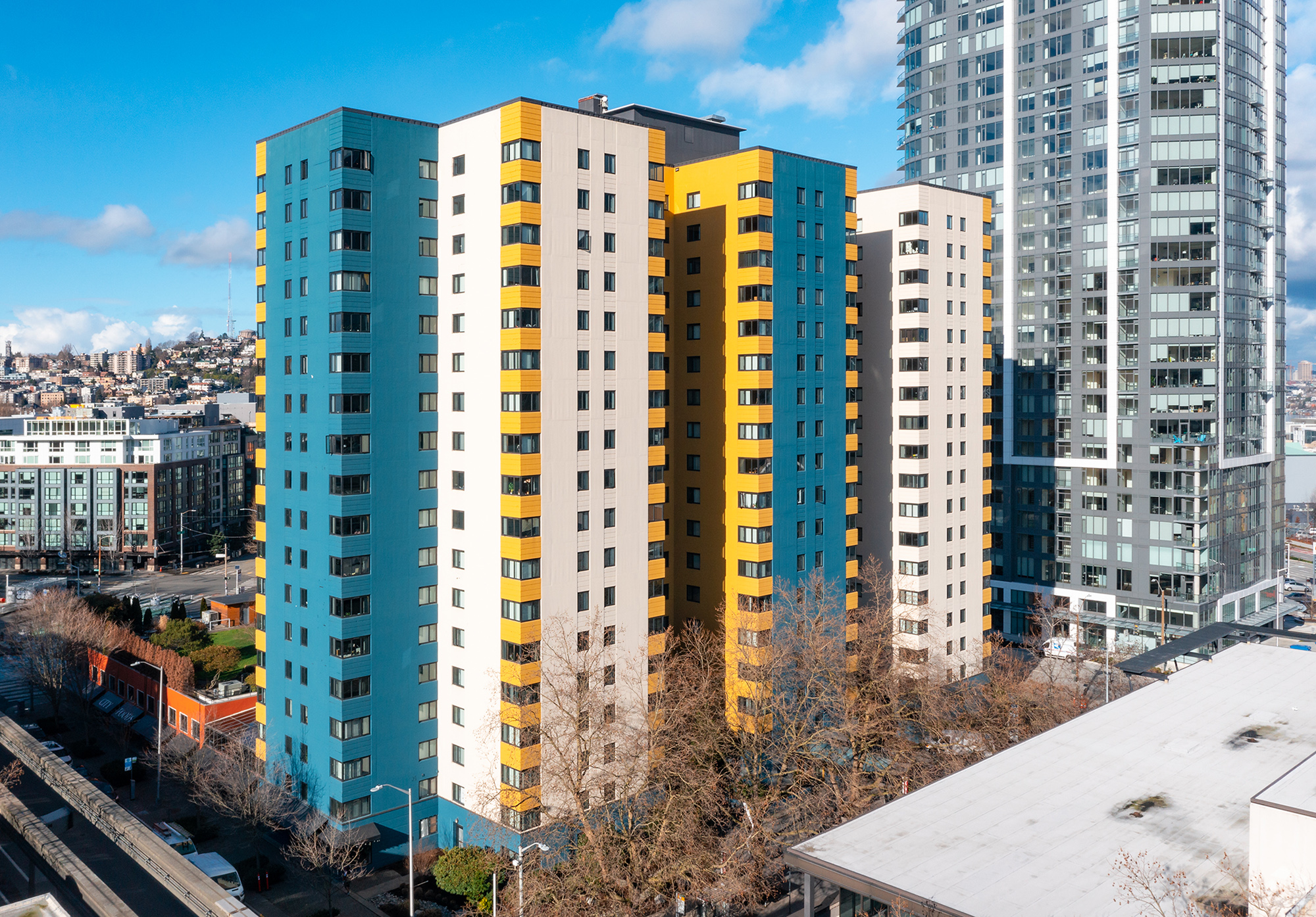 National apartment investor Waterton bought the 19-story Skye at Belltown at 500 Wall St. near downtown Seattle. (CoStar) 