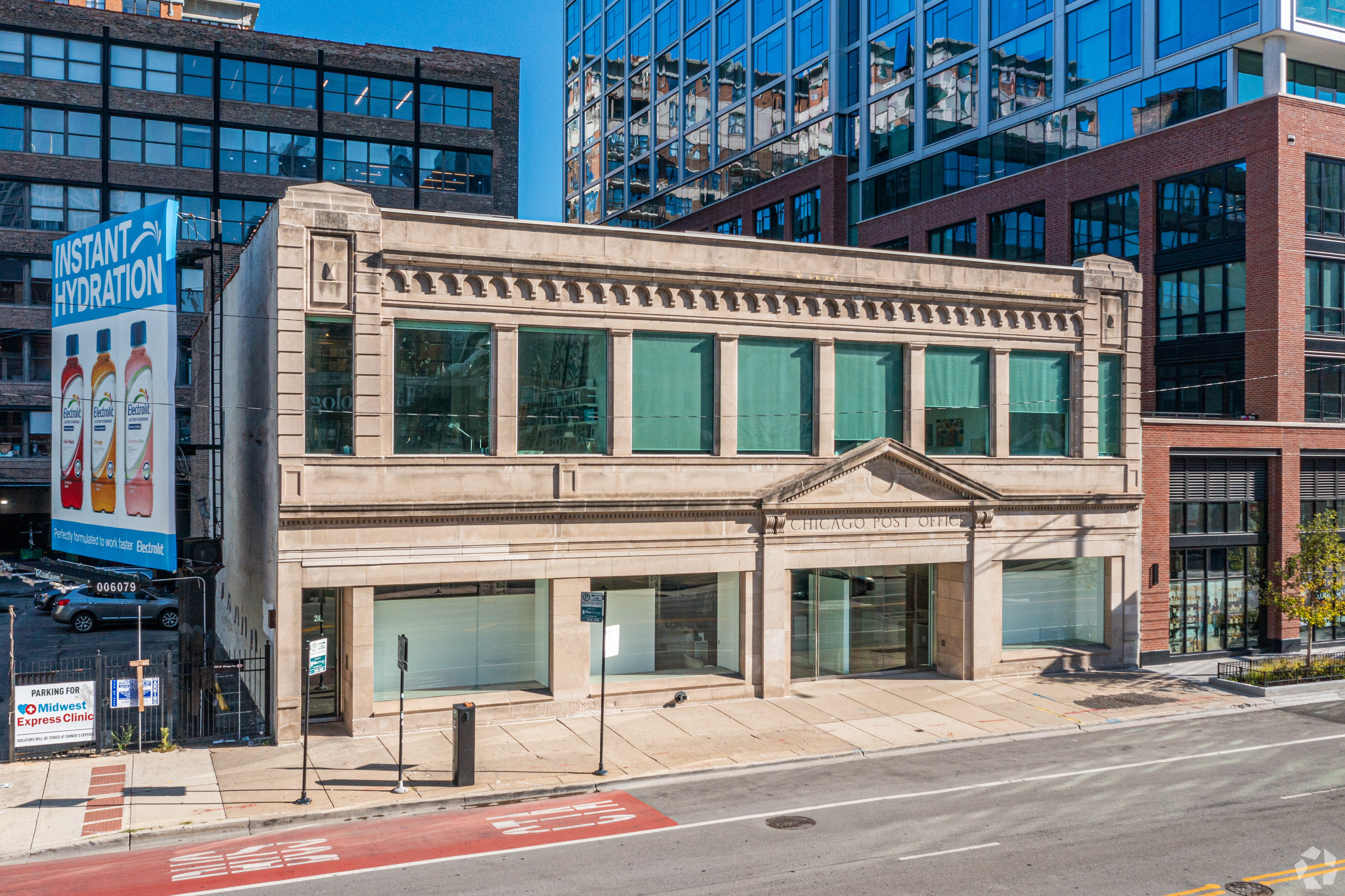 KBS Growth & Income REIT has sold the two-story building at 210-216 W. Chicago Ave. in Chicago's River North for $2.7 million. (Jonathan Fairfield/CoStar)