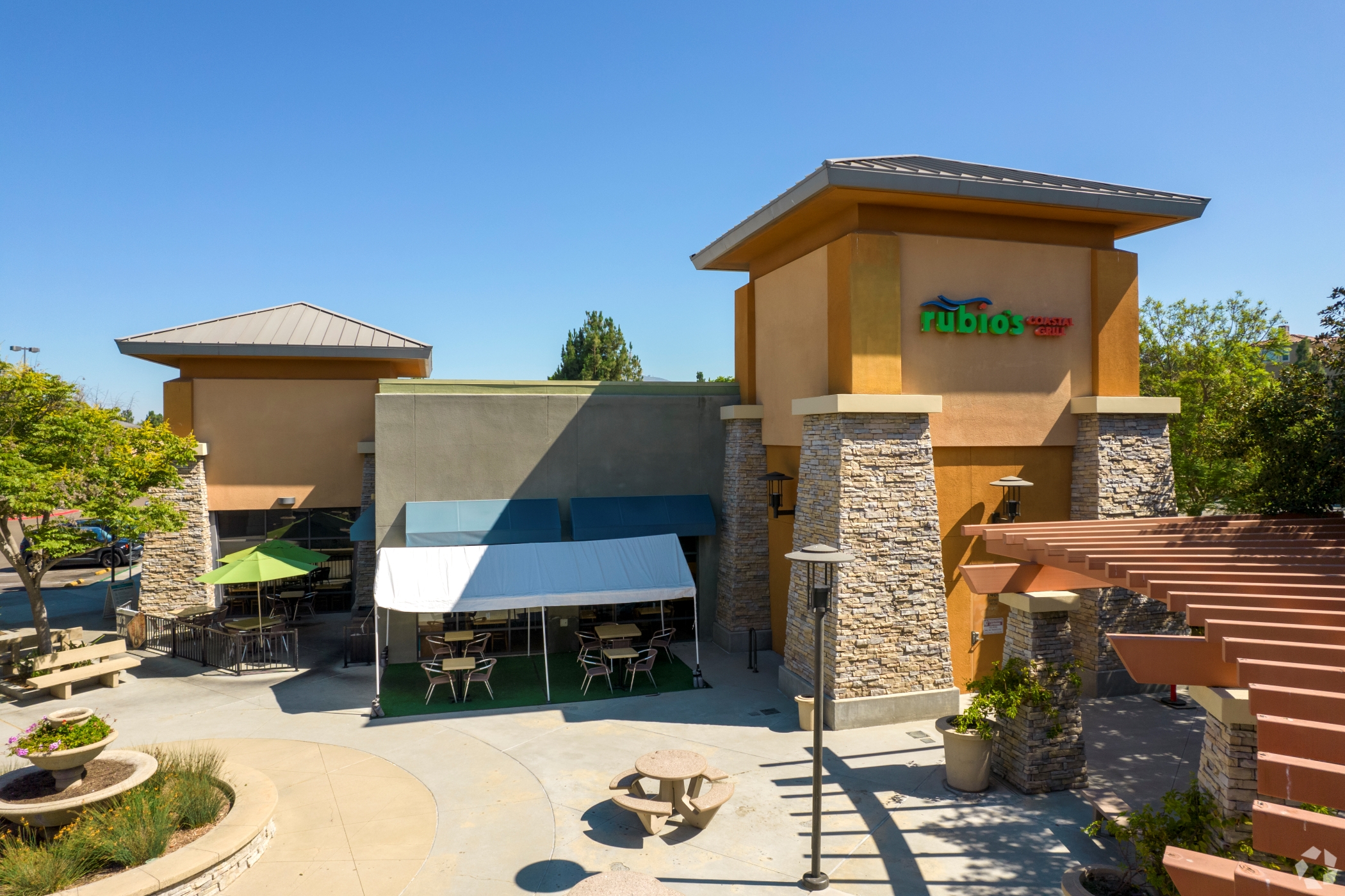 Rubio's Coastal Grill recently closed 48 California restaurants, including this one in the San Diego suburb of Chula Vista. (CoStar)