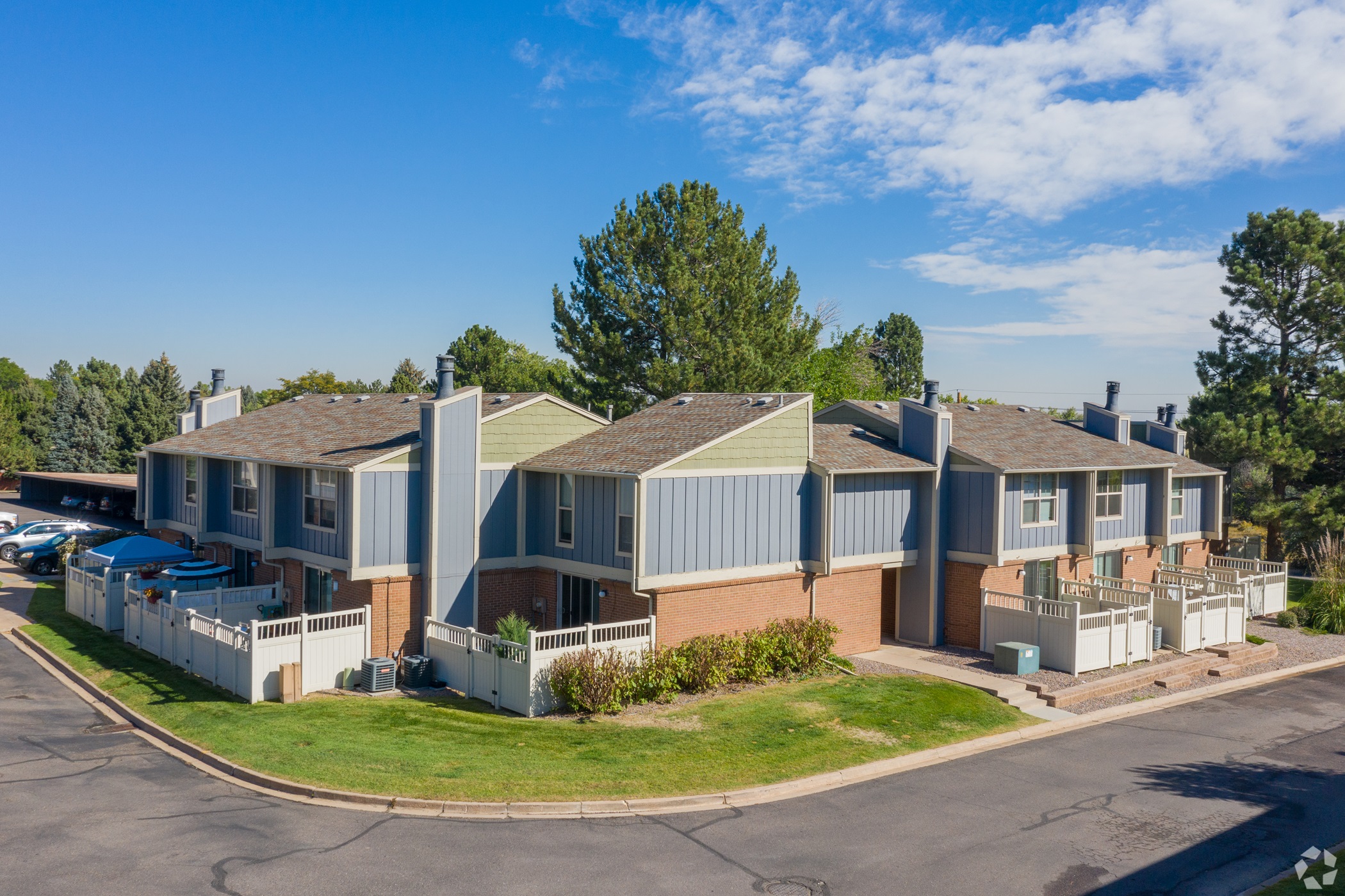 RedPeak remodeled the 1970s-era Elowyn Townhomes this year. (CoStar)