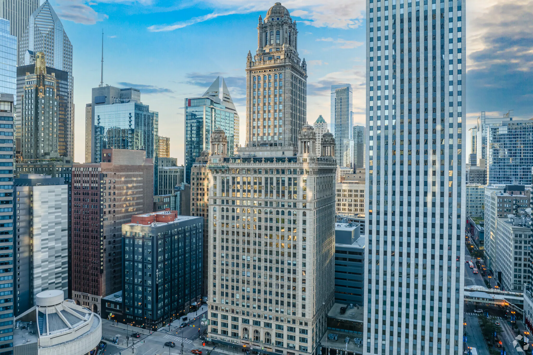 Sheridan Capital Partners plans to move its headquarters to the Jewelers Building at 35 E. Wacker Drive in Chicago. (Robert Gigliotti/CoStar)