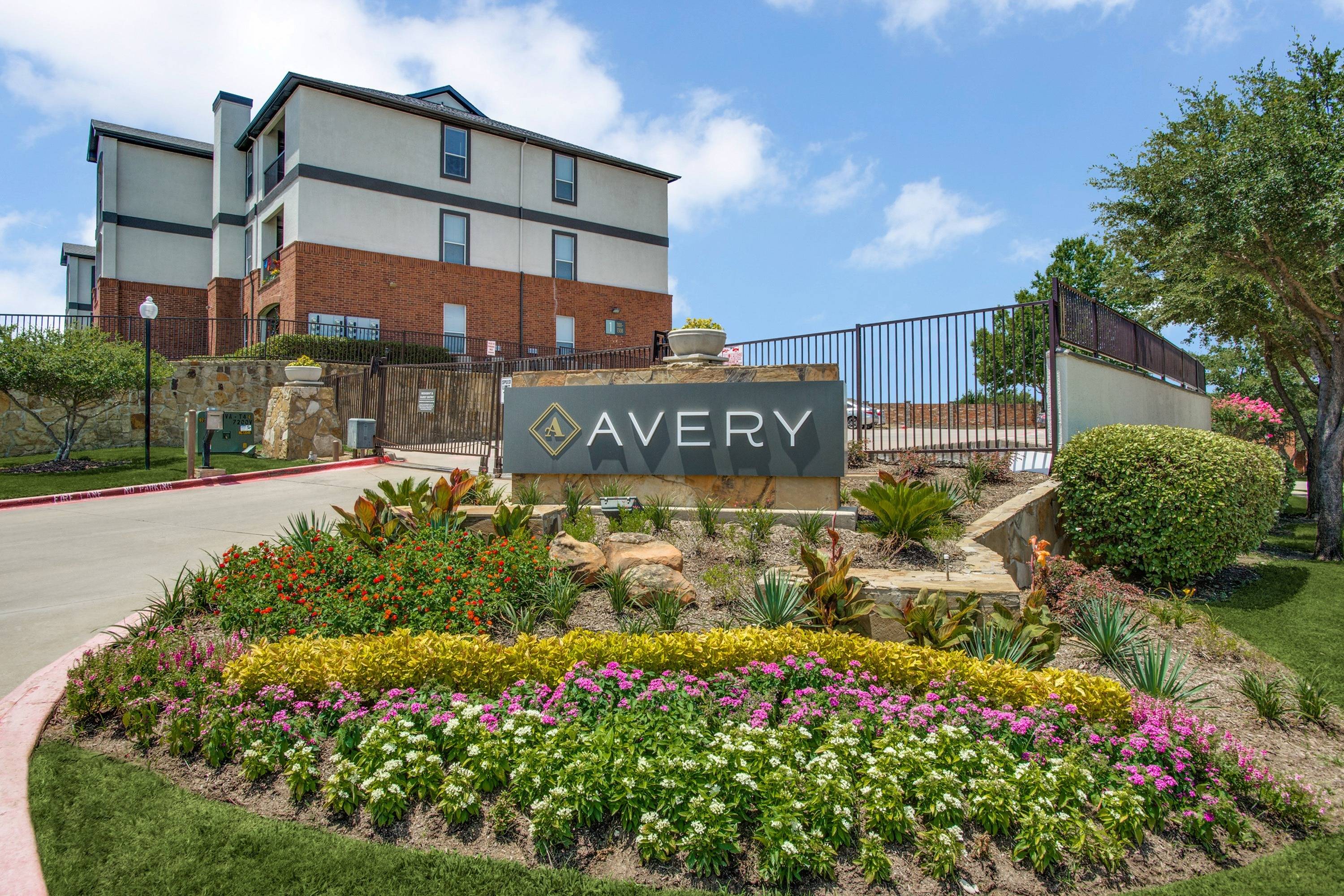 Ashcroft Capital repurchased the Avery, a 304-unit garden style luxury apartment development in Lewisville, Texas, with a new joint venture partner. (CoStar)
