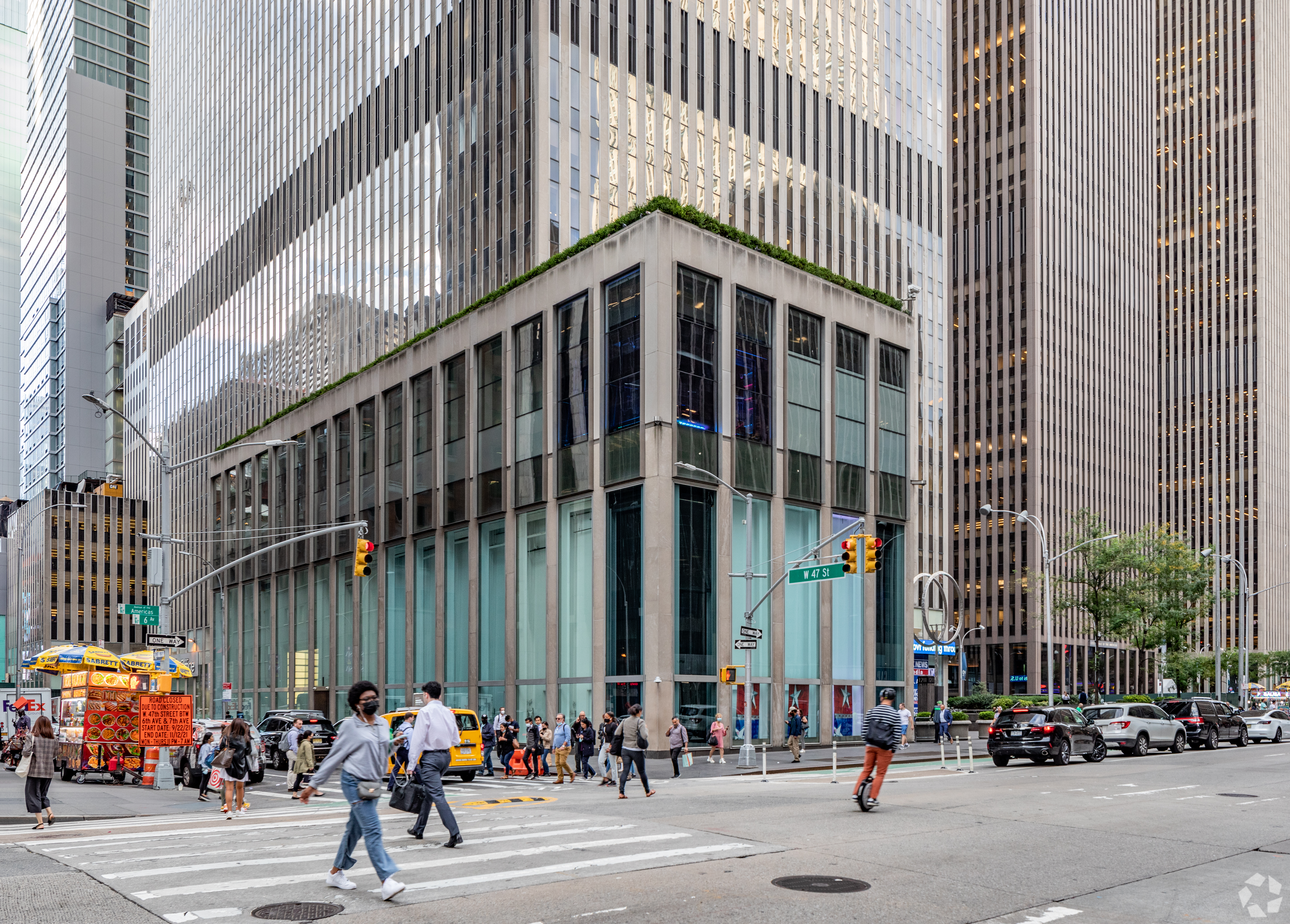 This office building at 1211 Avenue of the Americas in Manhattan is part of CDPQ's real estate portfolio. (CoStar)