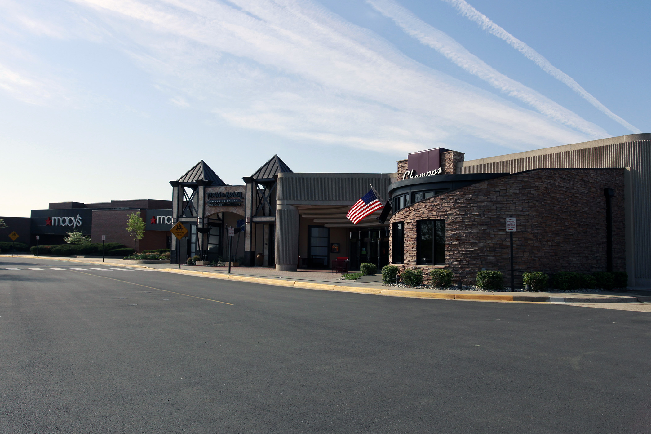 In Fairfax, Virginia, the 1.56 million-square-foot Fair Oaks Mall occupies a prime location catering to a densely populated area. (CoStar)