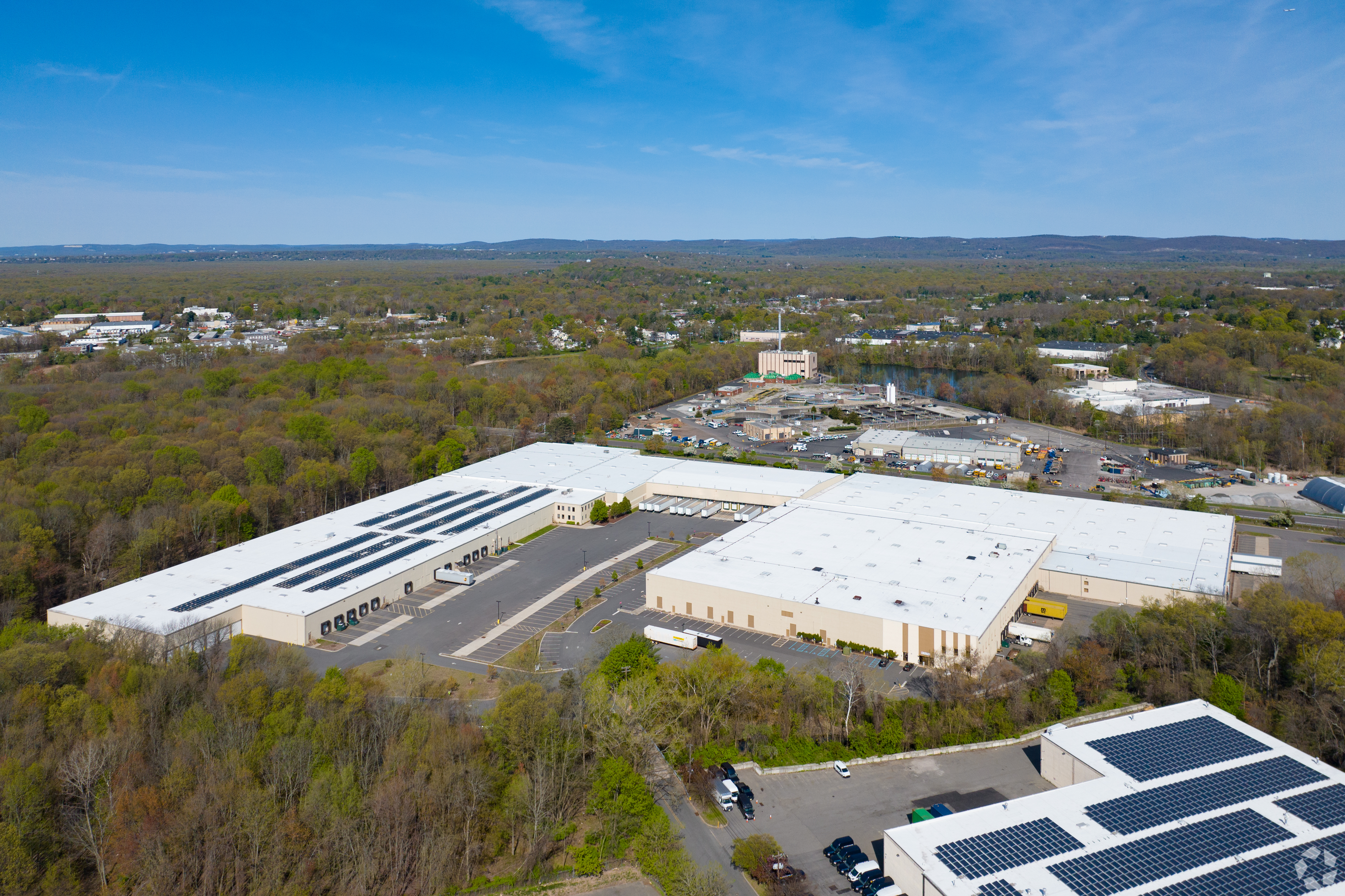 A photo offers an aerial view of the Wayne, New Jersey, industrial property that just sold for $138.5 million. (CoStar)