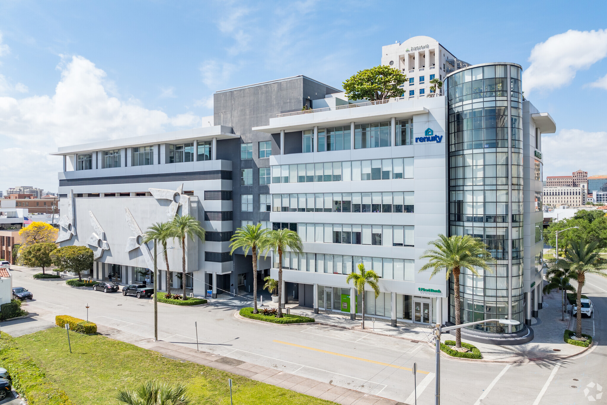 No-Fault Group has leased the penthouse at 2990 Ponce in Coral Gables, Florida. (CoStar)