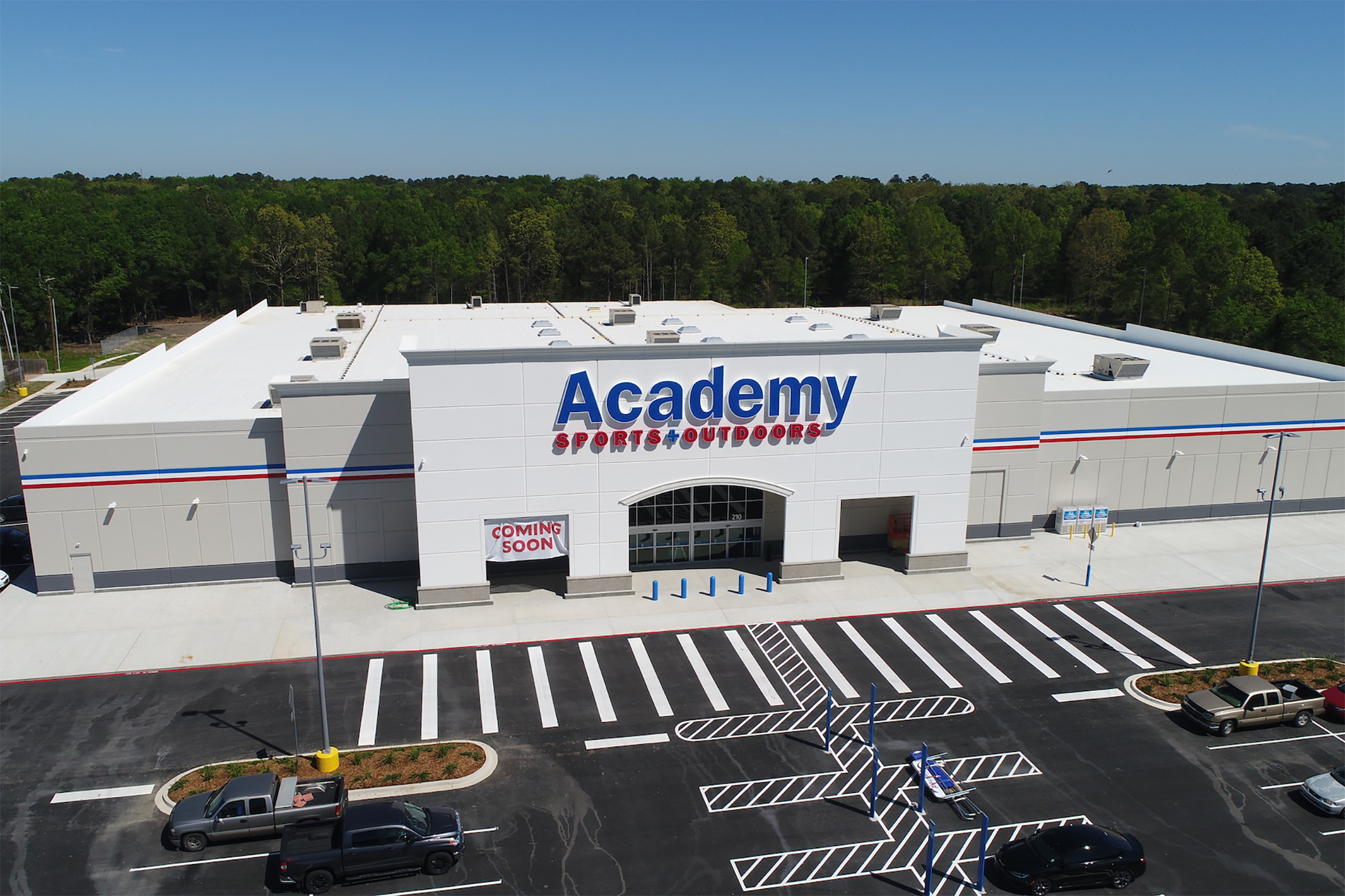 Workers Return to Office After Holiday, Academy Sports Scores on Profit