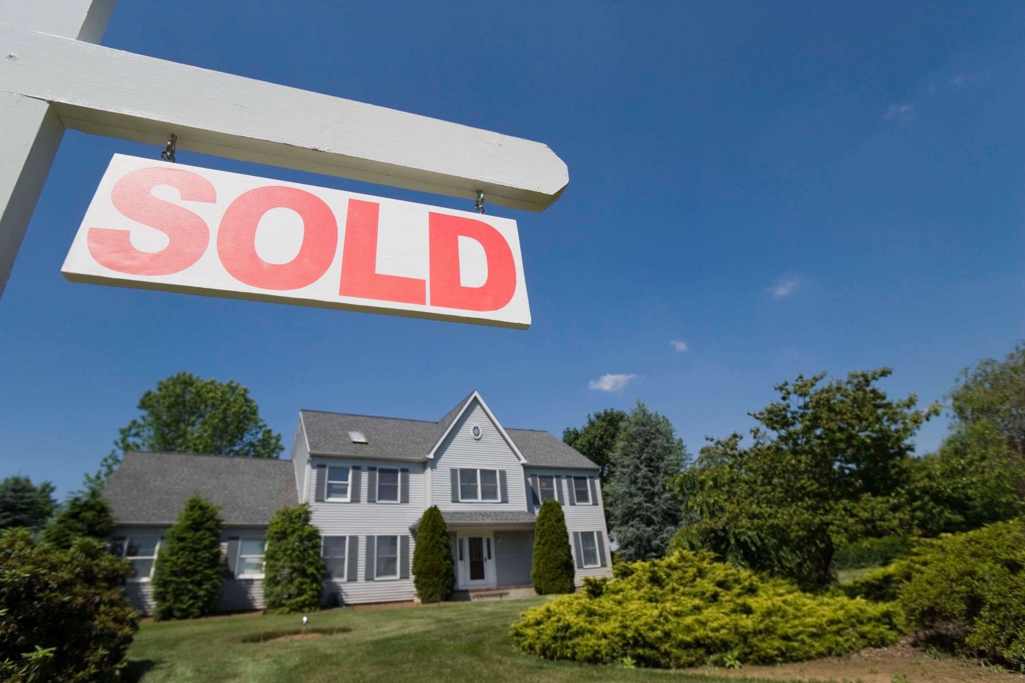 Most U.S. metropolitan regions registered home sales price increases in the fourth quarter of 2023, though affordability remained a challenge for many prospective buyers. (Getty Images)