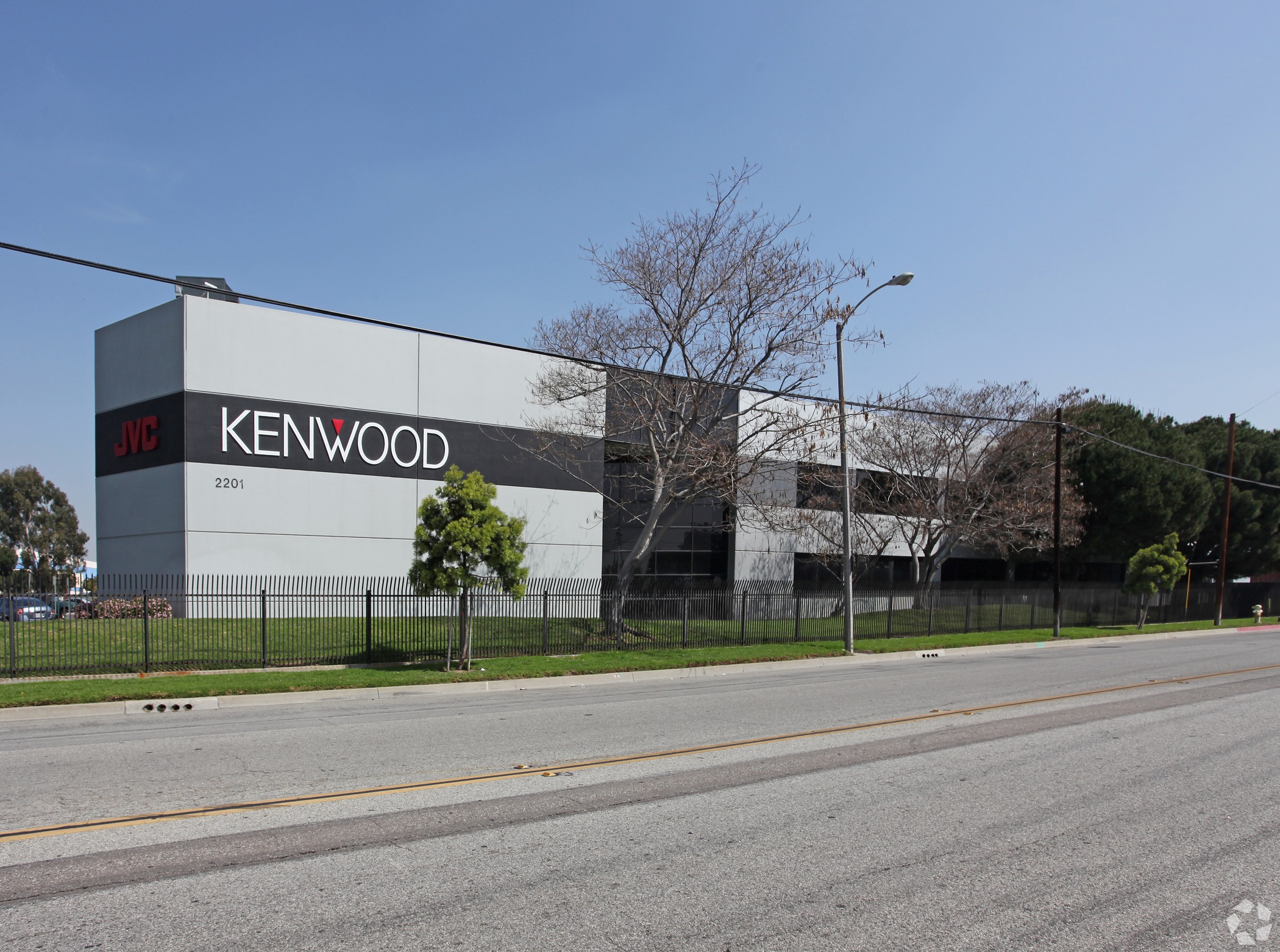 The Prologis-owned 2201 E. Dominguez St. industrial building in Carson, California, has been leased to Vanitas Manufacturing. (CoStar) 