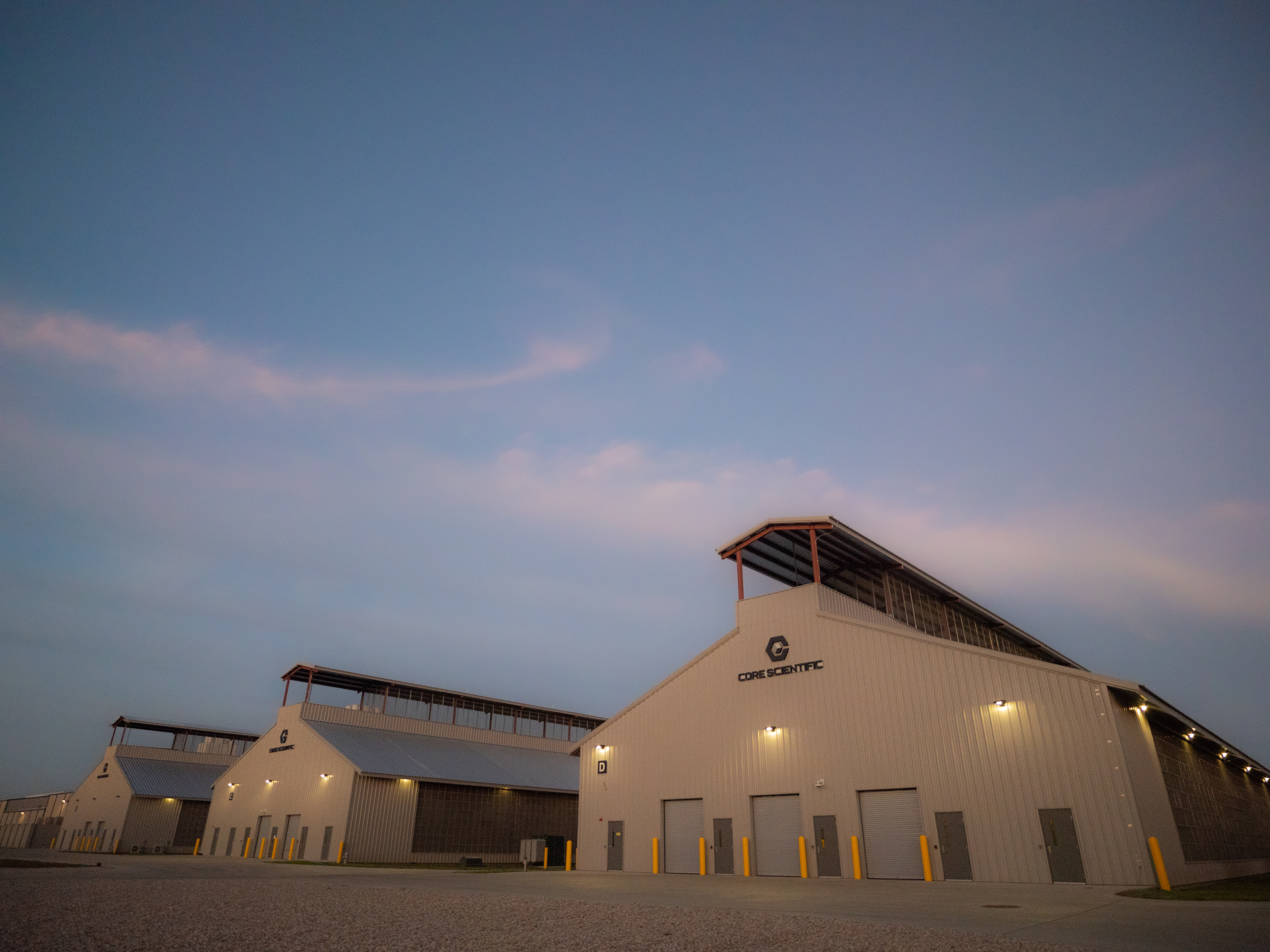 An exterior of Core Scientific's Denton, Texas, site in which CoreWeave expanded its power capacity by 70 megawatts in February. (Core Scientific)