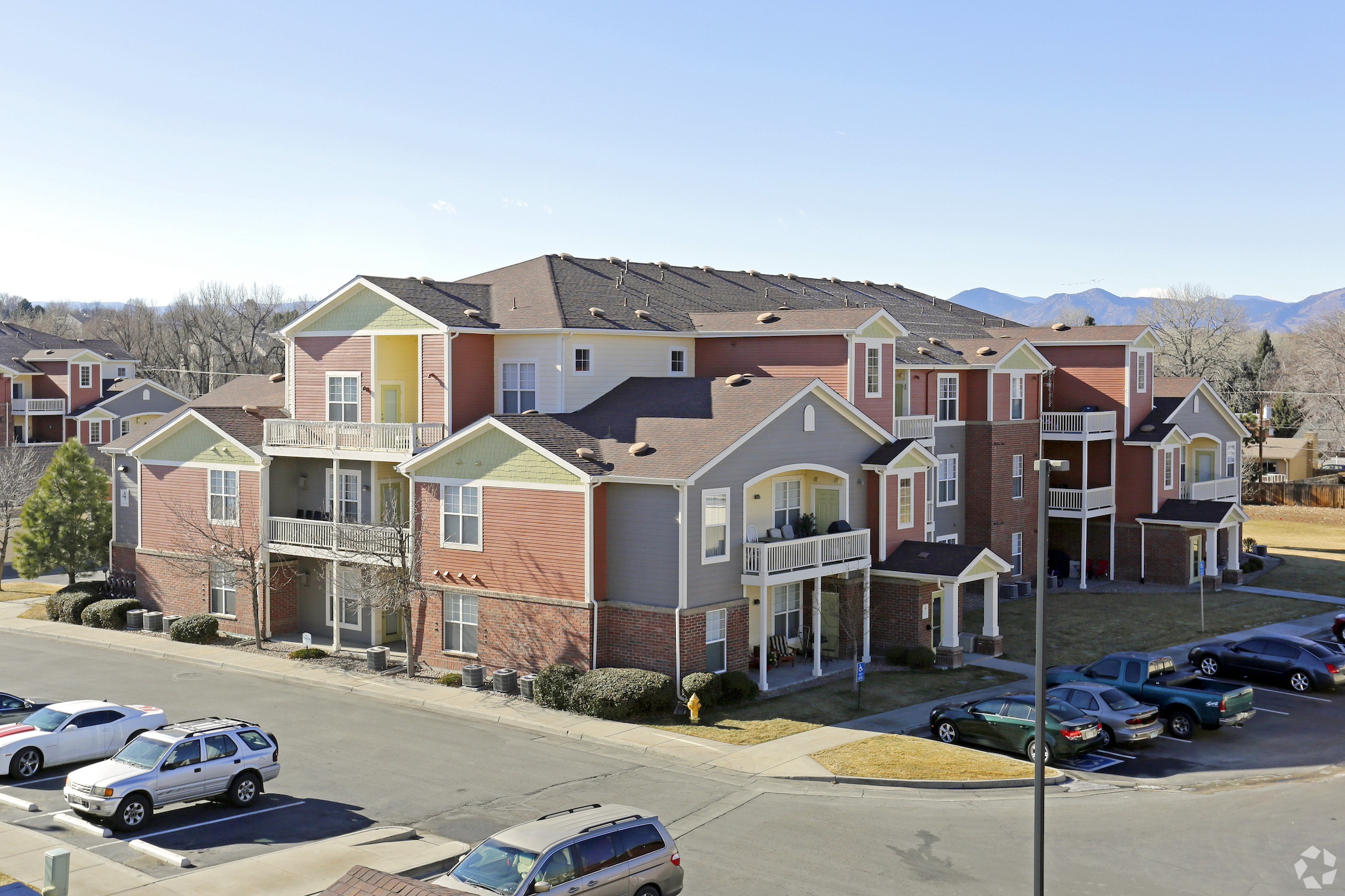 The Bear Valley Park Apartments is located in Lakewood, Colorado, a Denver suburb popular among young professionals and families. (Stacey Rocero/CoStar)