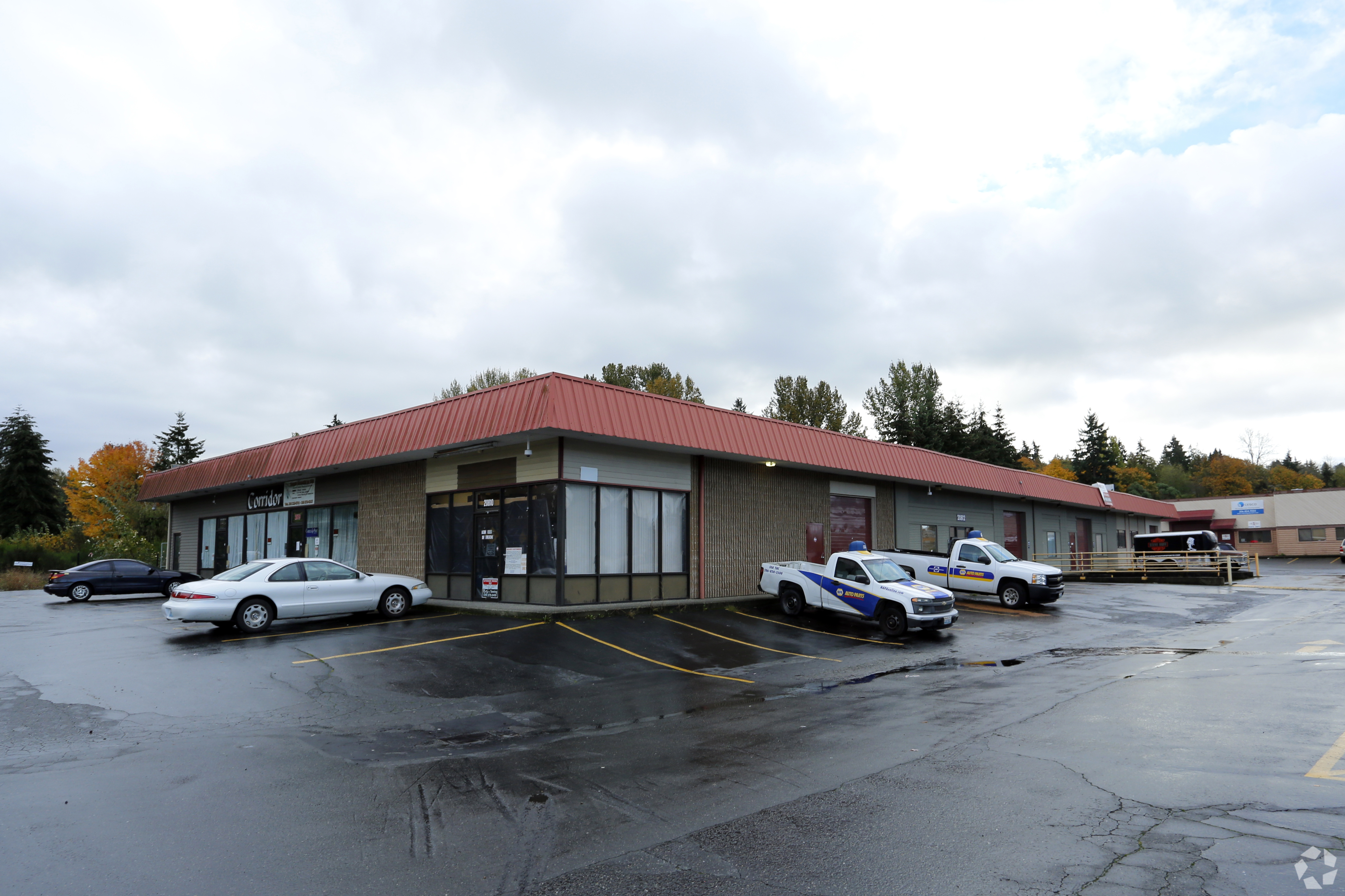 This 15,100-square-foot building at 20810-20820 International Blvd. is one of three at Hassen Business Park in Seatac, Washington. Michael Murphy (CoStar)