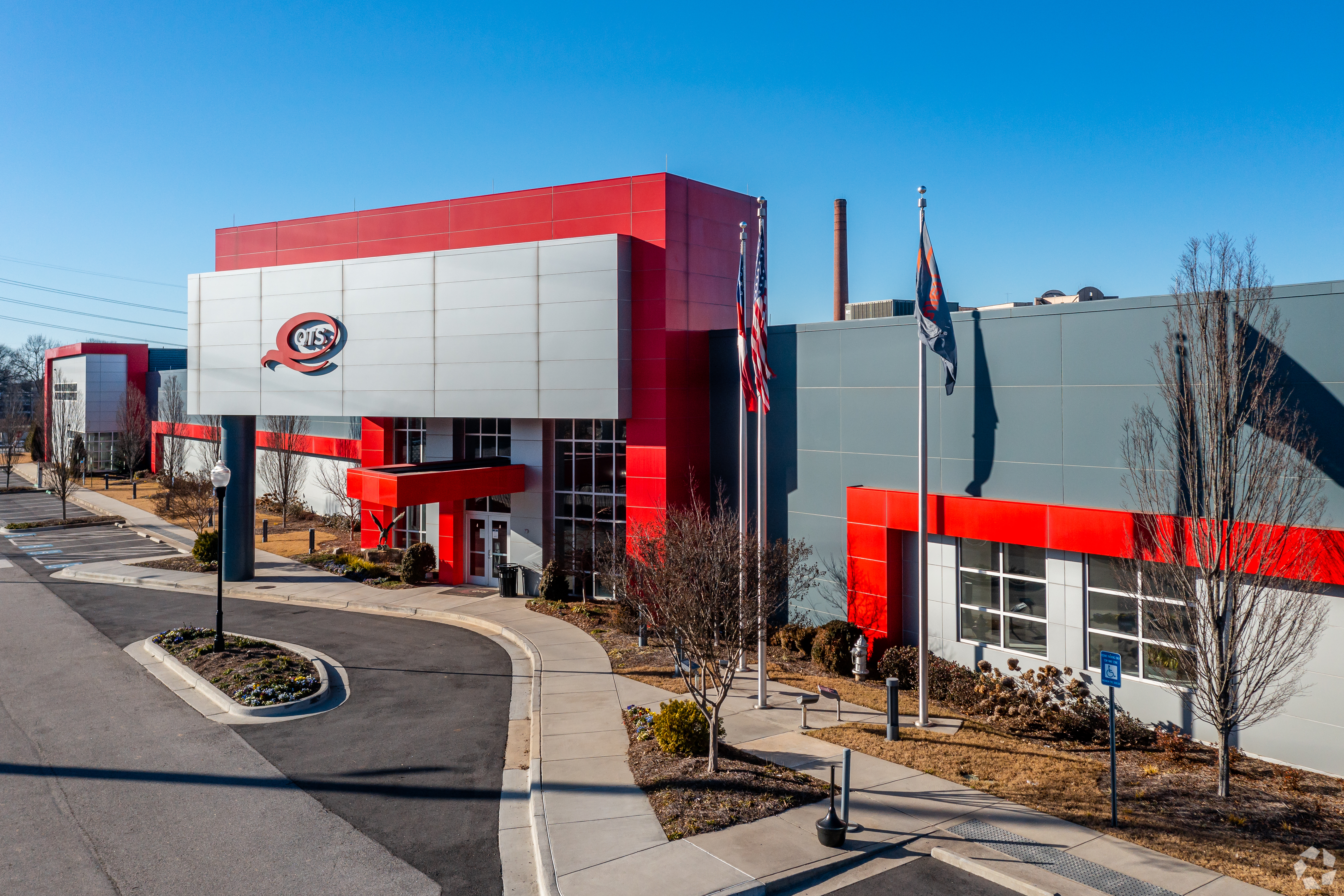 QTS Data Centers is adding to its presence in Texas. Pictured is a data center in Atlanta. (CoStar)