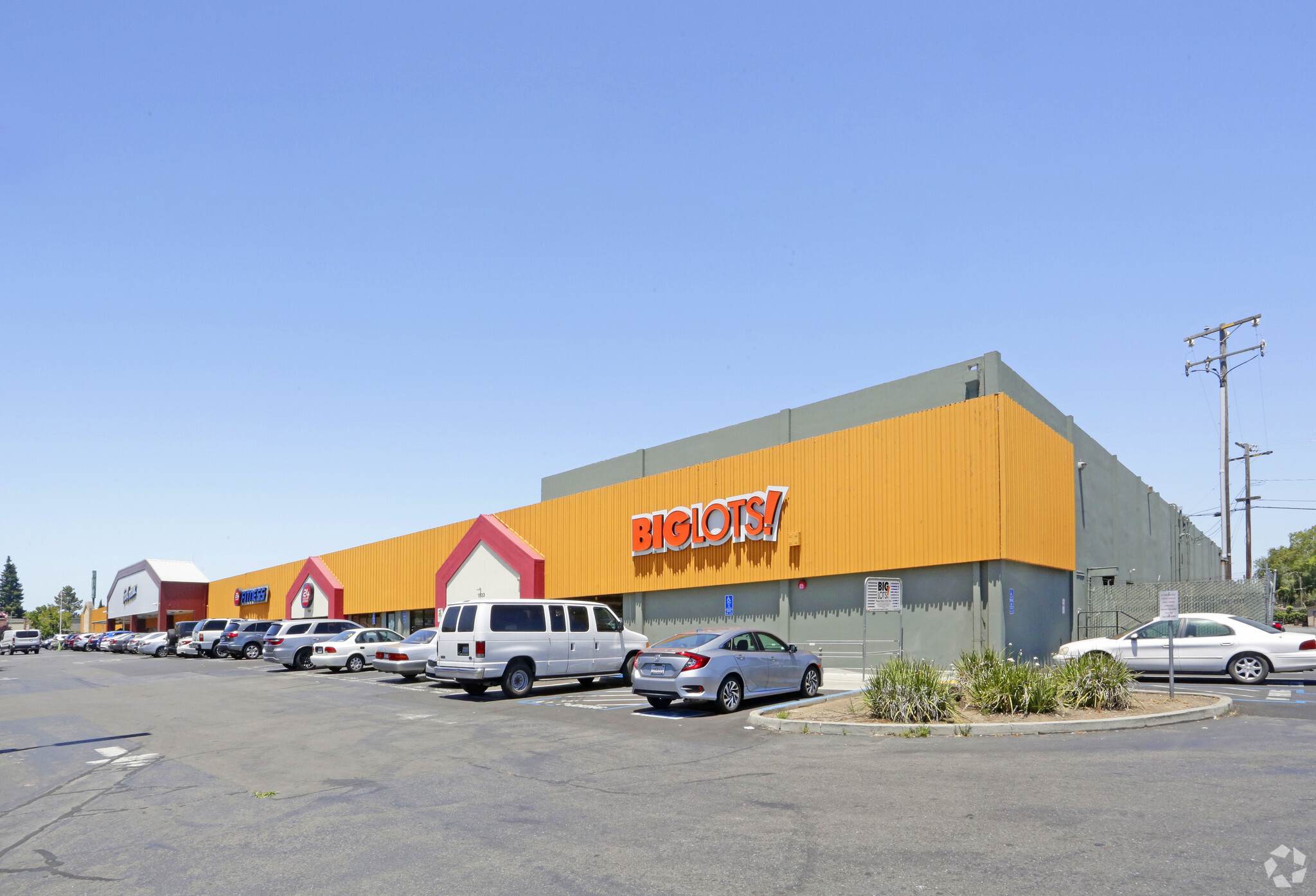 Church Signs Lease in San Jose Shopping Center