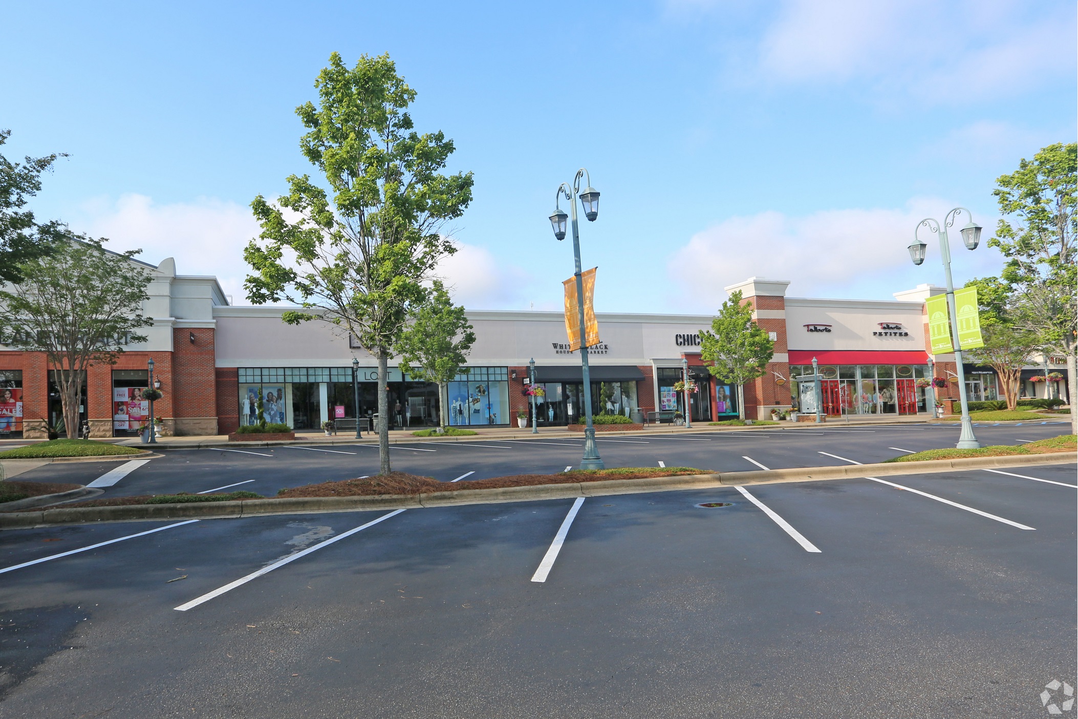 5Rivers CRE acquired Shoppes at EastChase in Montgomery, Alabama. (Austin Lucas/CoStar)