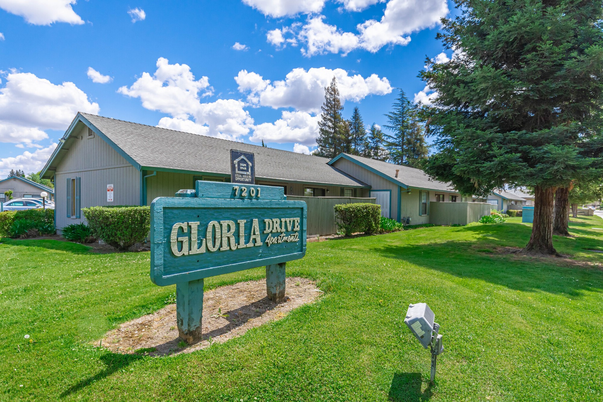 The Gloria Drive Apartments sits on a little under 2 acres in Sacramento, California's Pocket. (CoStar)