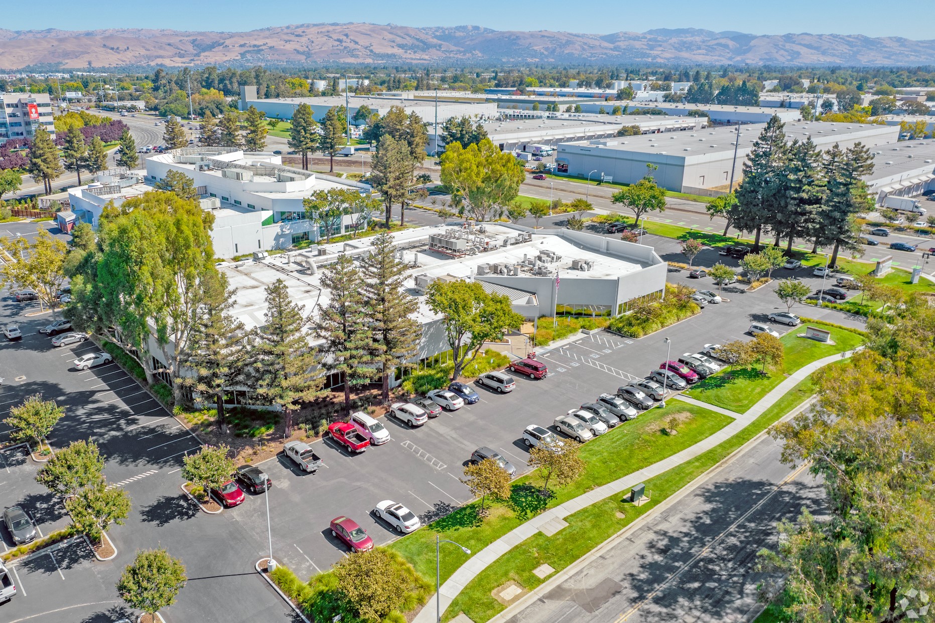 The office building at 2540-2560 Junction Ave. in San Jose, California, was part of a portfolio deal worth nearly $95 million. (CoStar) 