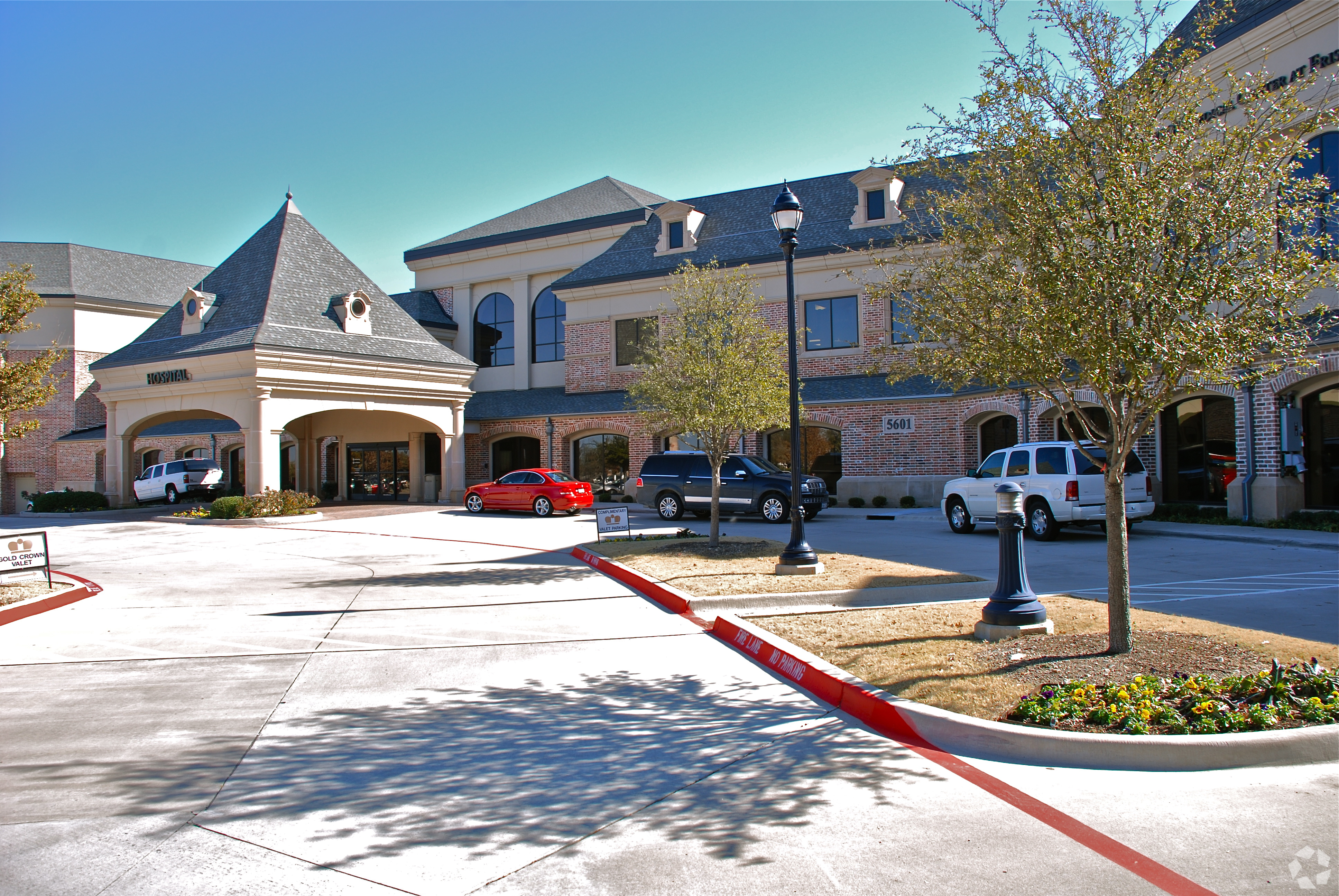 The two-story, 68-bed specialty hospital in Frisco, Texas, is undergoing upgrades to improve the guest experience, according to executives in the joint venture that recently acquired the property. (CoStar)