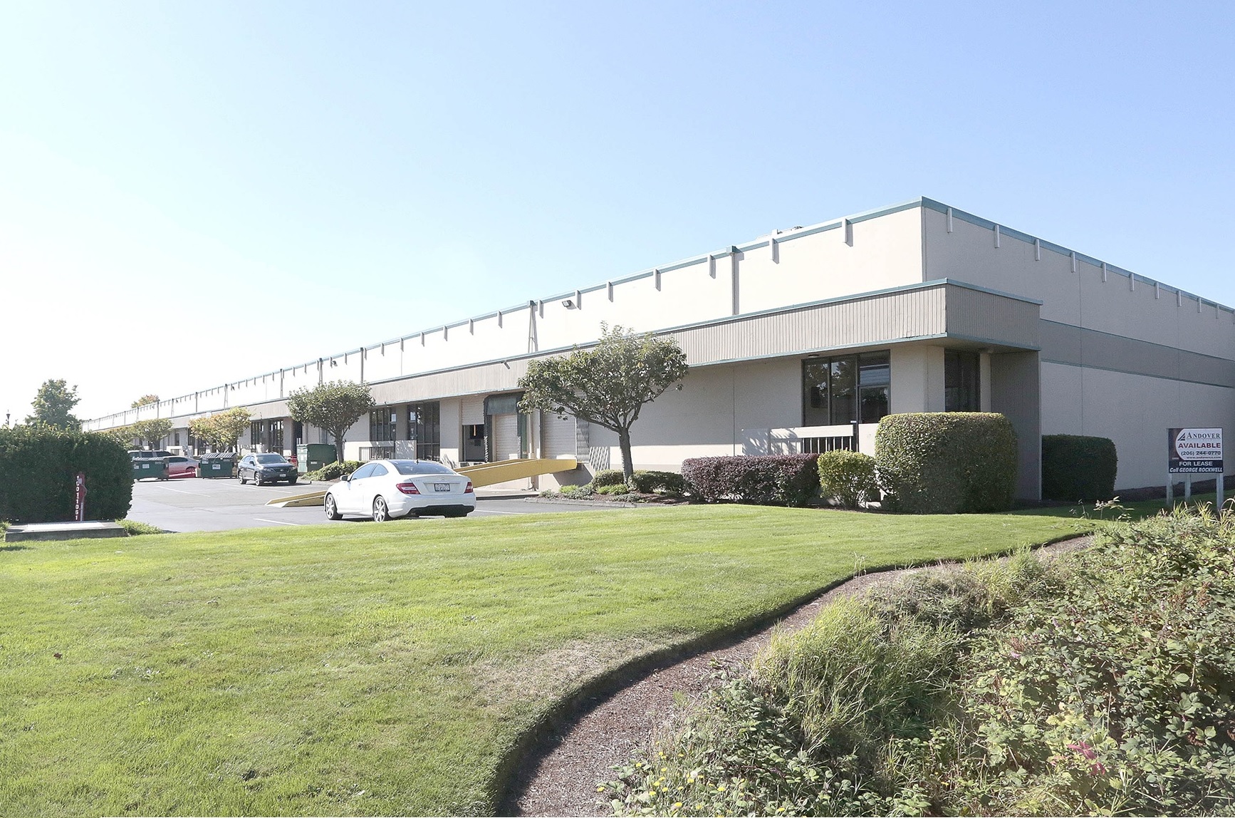 The M3 Business Park in Tukwila, Washington, sold for $30 million. (Perry Cucinotta/CoStar)