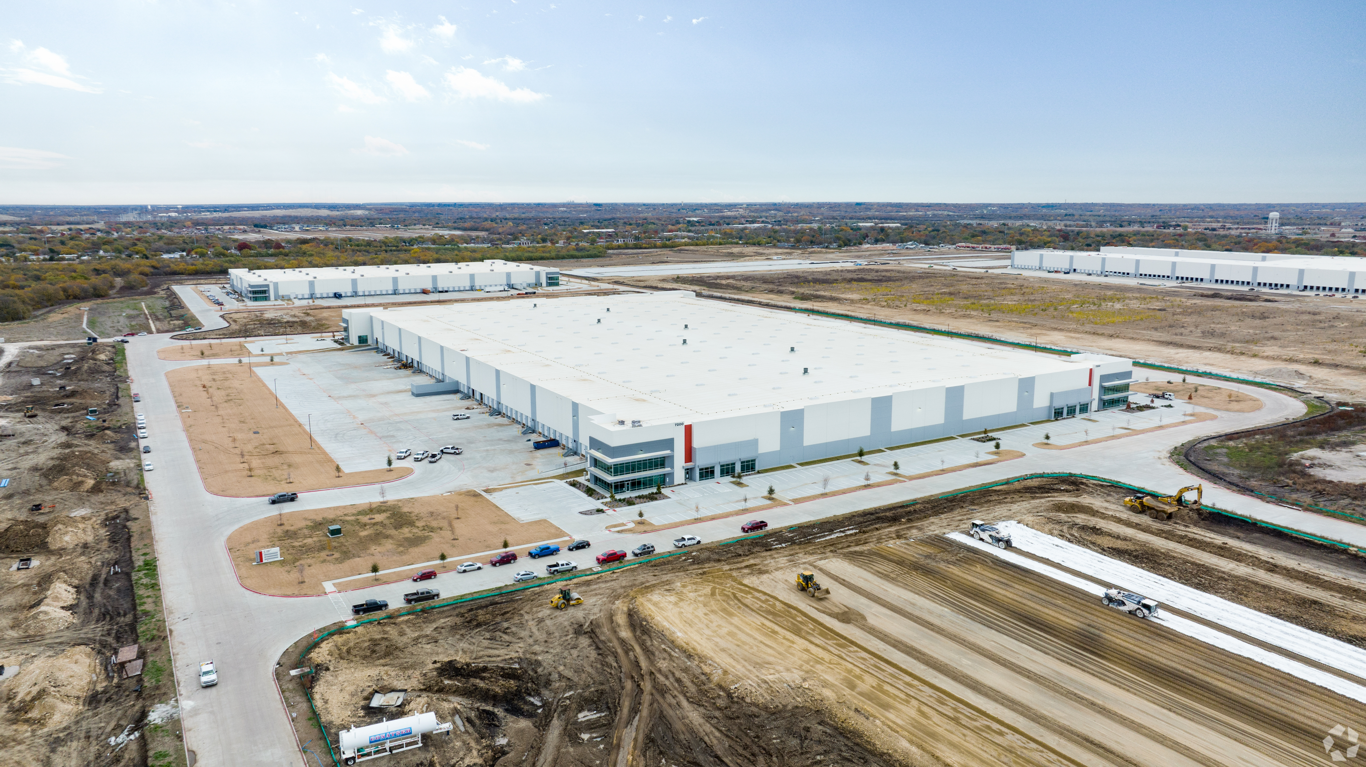 An ownership group that includes Crow Holdings Capital has delivered the initial phase of a 7 million-square-foot industrial park in Fort Worth, Texas. Crow Holdings is adding to its industrial development in the region with a new project in East Dallas. (CoStar) 