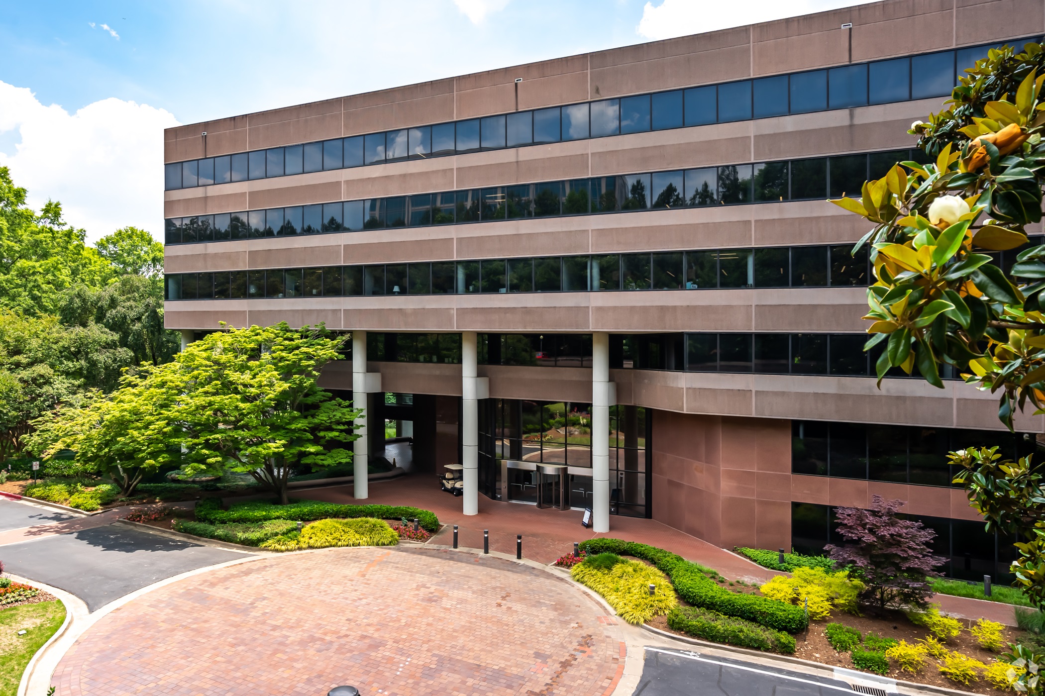 The 1600 Parkwood office building was previously owned by Adventus Realty Trust, a Canadian REIT that filed for bankruptcy. (CoStar)