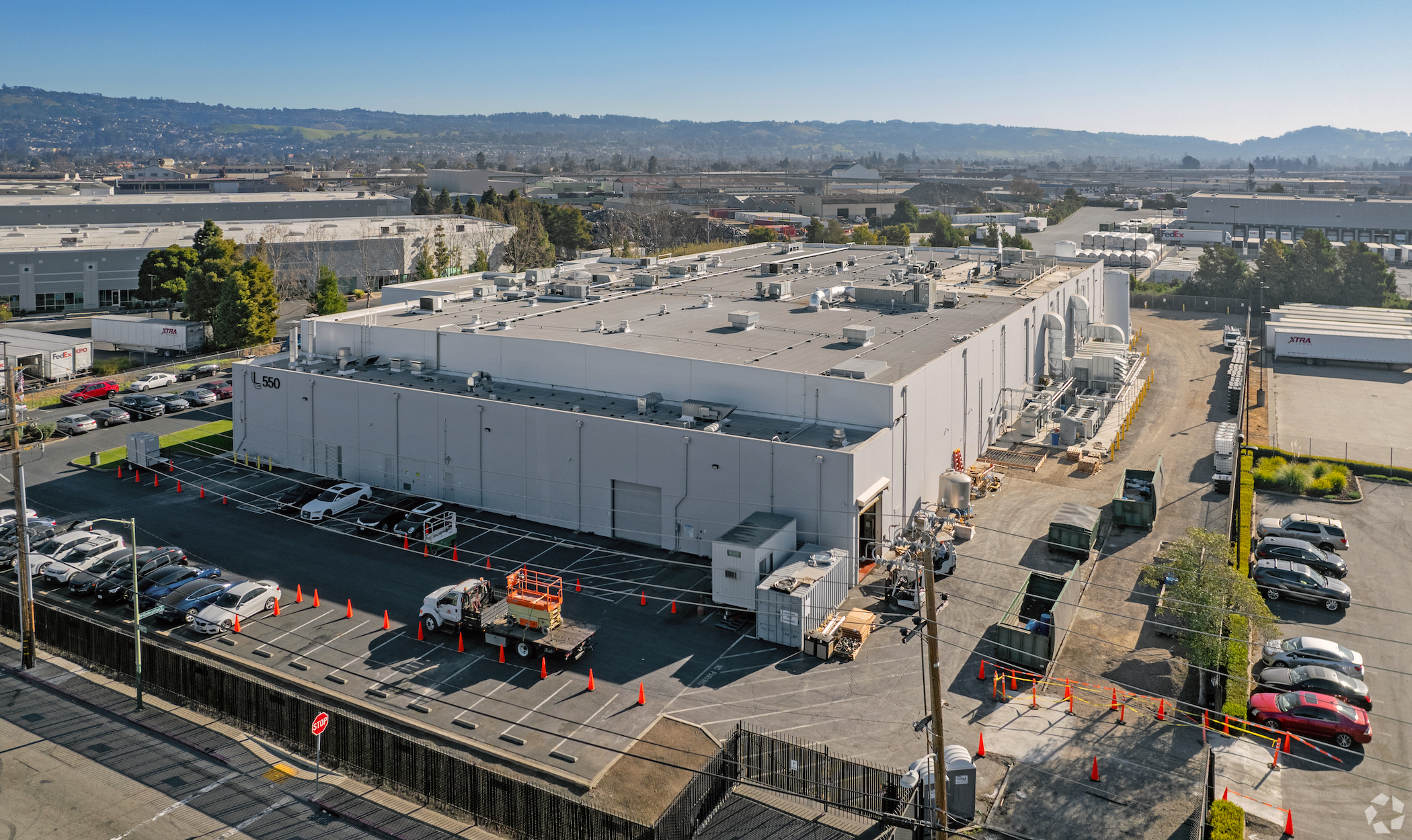 Blackstone subsidiary Link Logistics has listed an eight-property Bay Area industrial portfolio that includes the food distribution center at 550 85th Ave. in Oakland, California. (CoStar) 