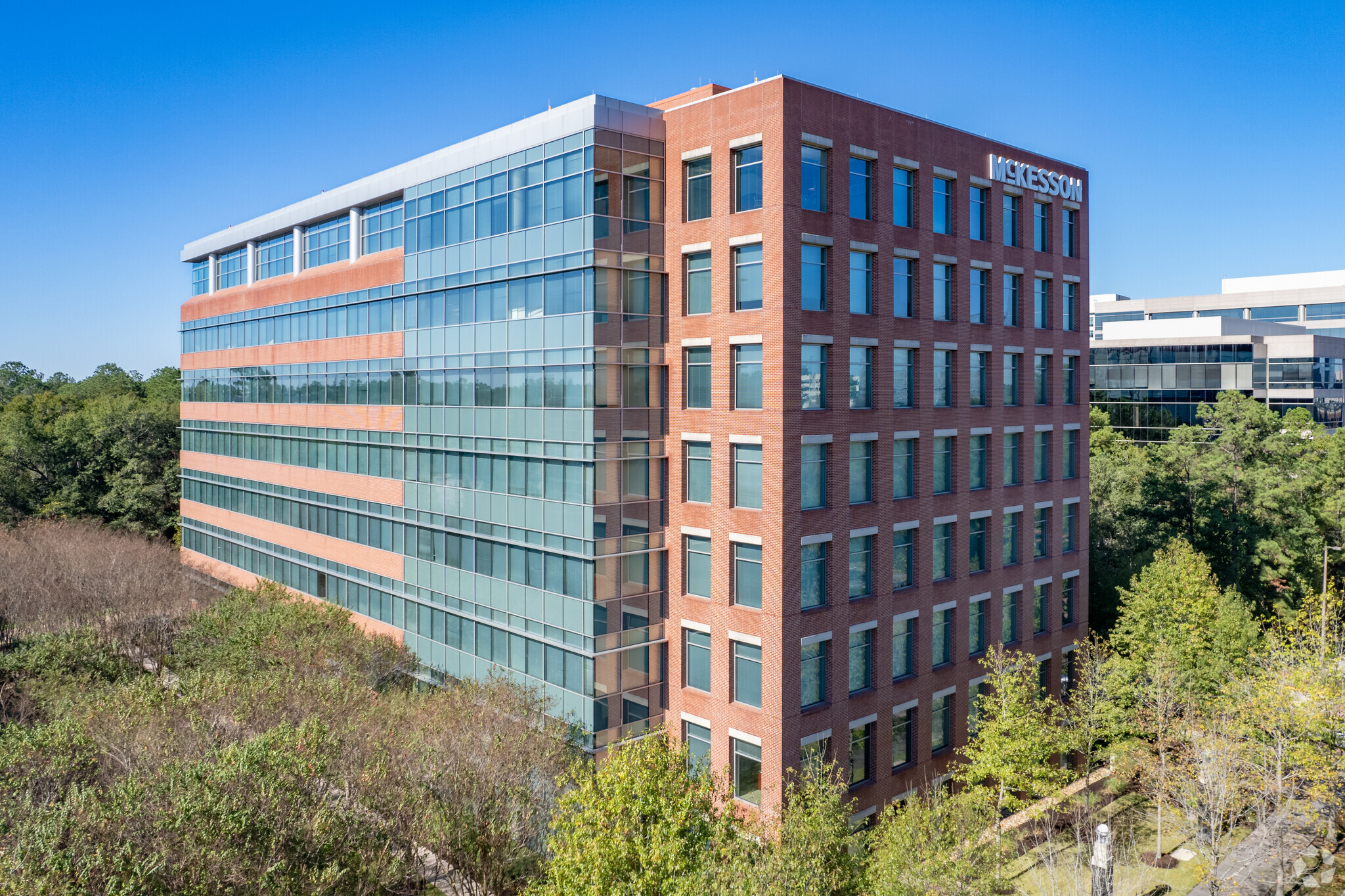The day after VanEck launched its newest exchange-traded fund, pegged to the performance of office real estate investment trusts, W.P. Carey said it would pull out of the office sector, causing a drop in the market value of the fund, which includes this property in The Woodlands, Texas. (CoStar)<br />” width=”300″ height=”200″><br />
Exchange-Traded REIT Betting on Eventual Property Sector Turnaround Gets Quick Challenge</p>

</article></div></div>                <footer class=