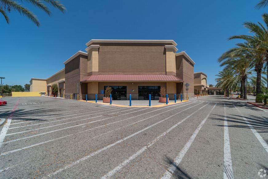CenterPoint Buys Former Walmart Supercenter in Norwalk