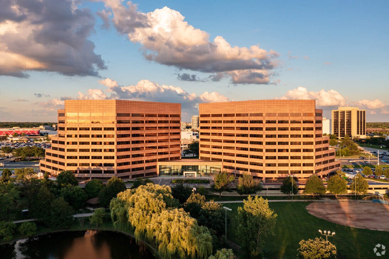 Mid America Plaza, a two-building office complex west of Chicago, is for sale. (Emilia Czader/CoStar)