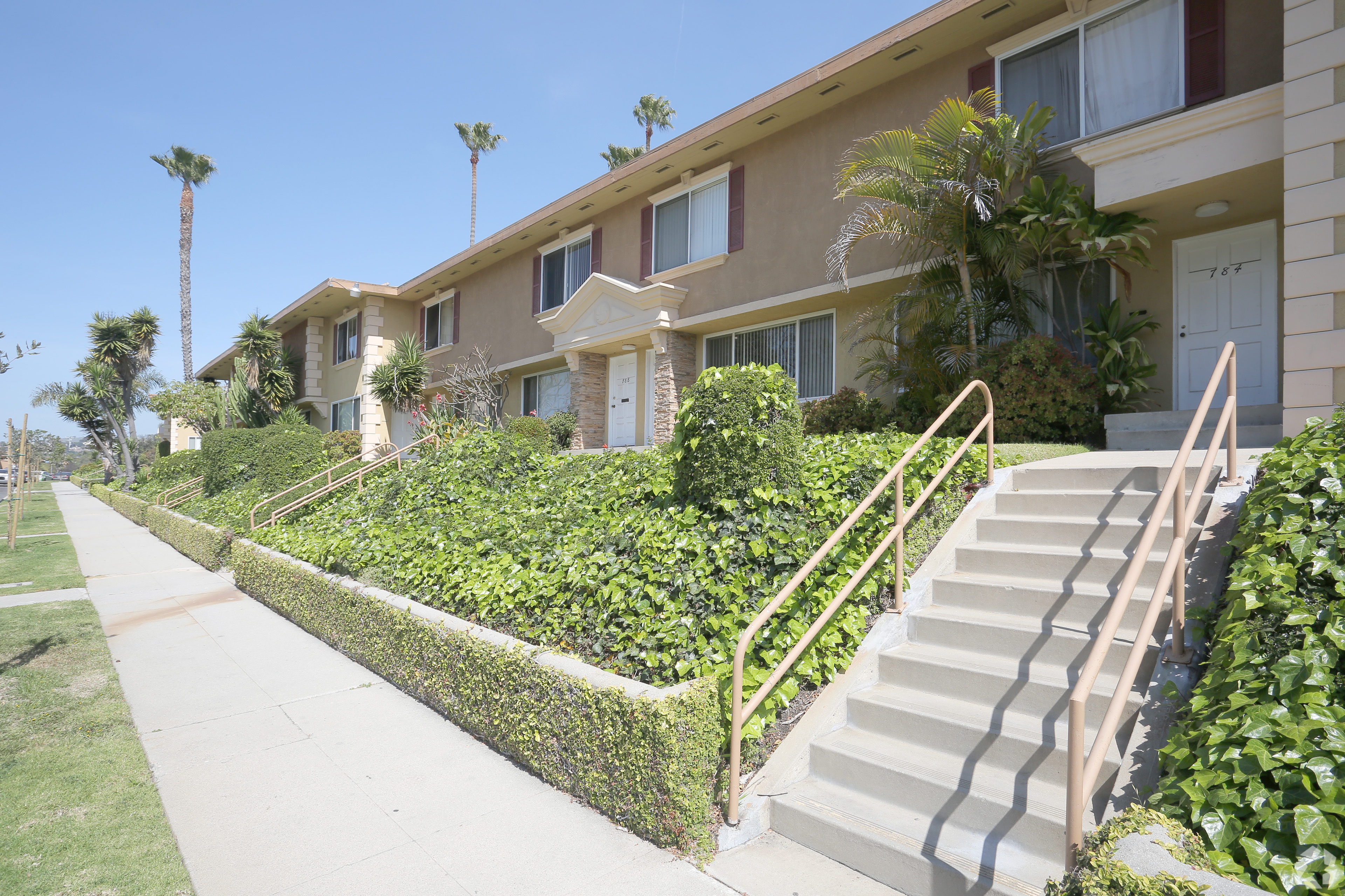 BH Properties wants to invest in more multifamily properties. The firm owns the Marine View complex in San Pedro, California. (Joakim Blomdahl/CoStar)
