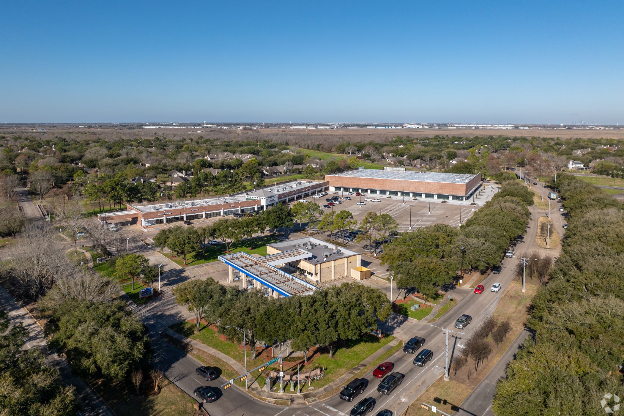 Elite Pickleball Club has leased 40,000 square feet at Bay Pointe Shopping Center in Southeast Houston. (CoStar)