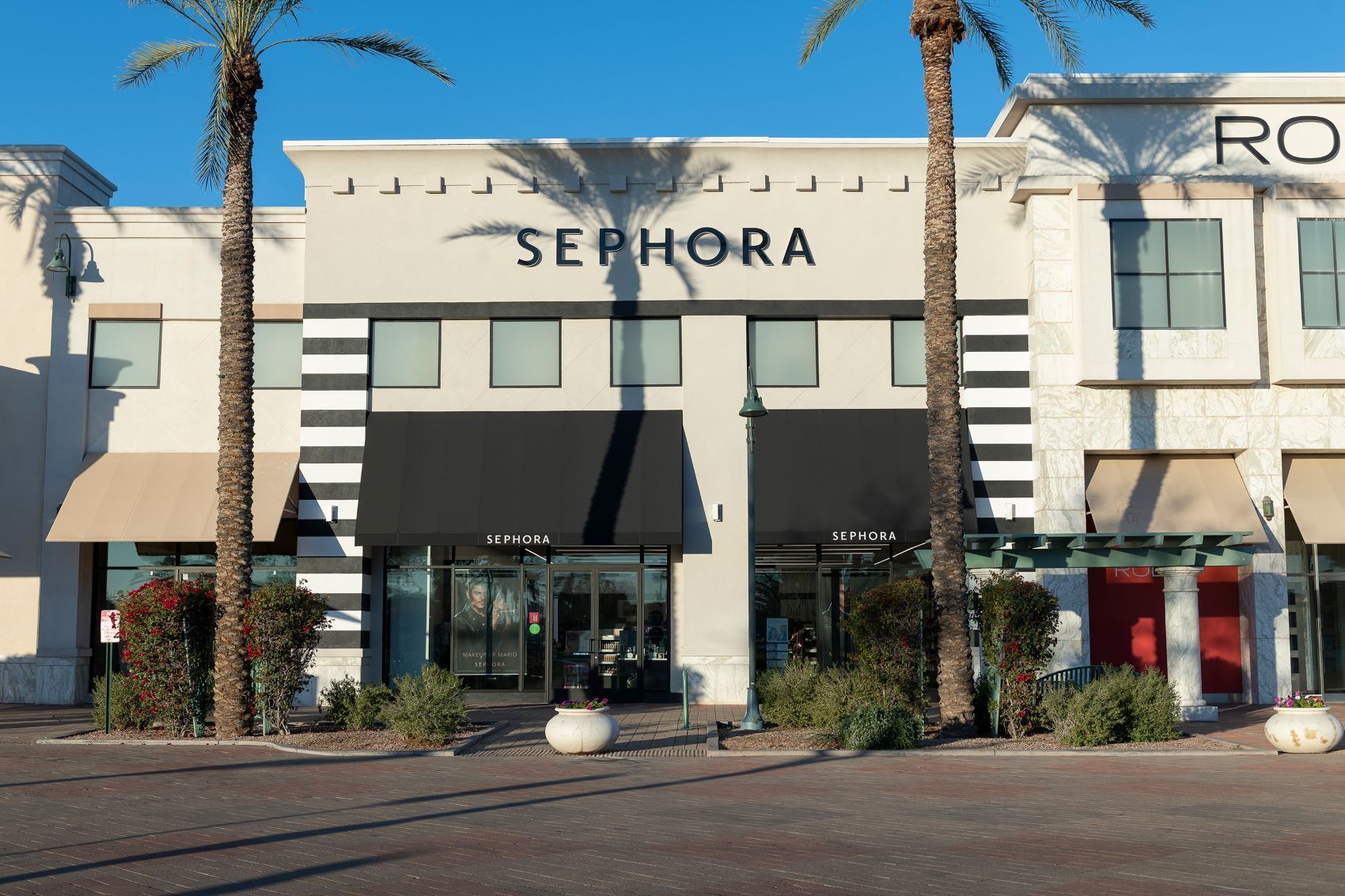 Sephora Plans 100 Neighborhood Store Openings