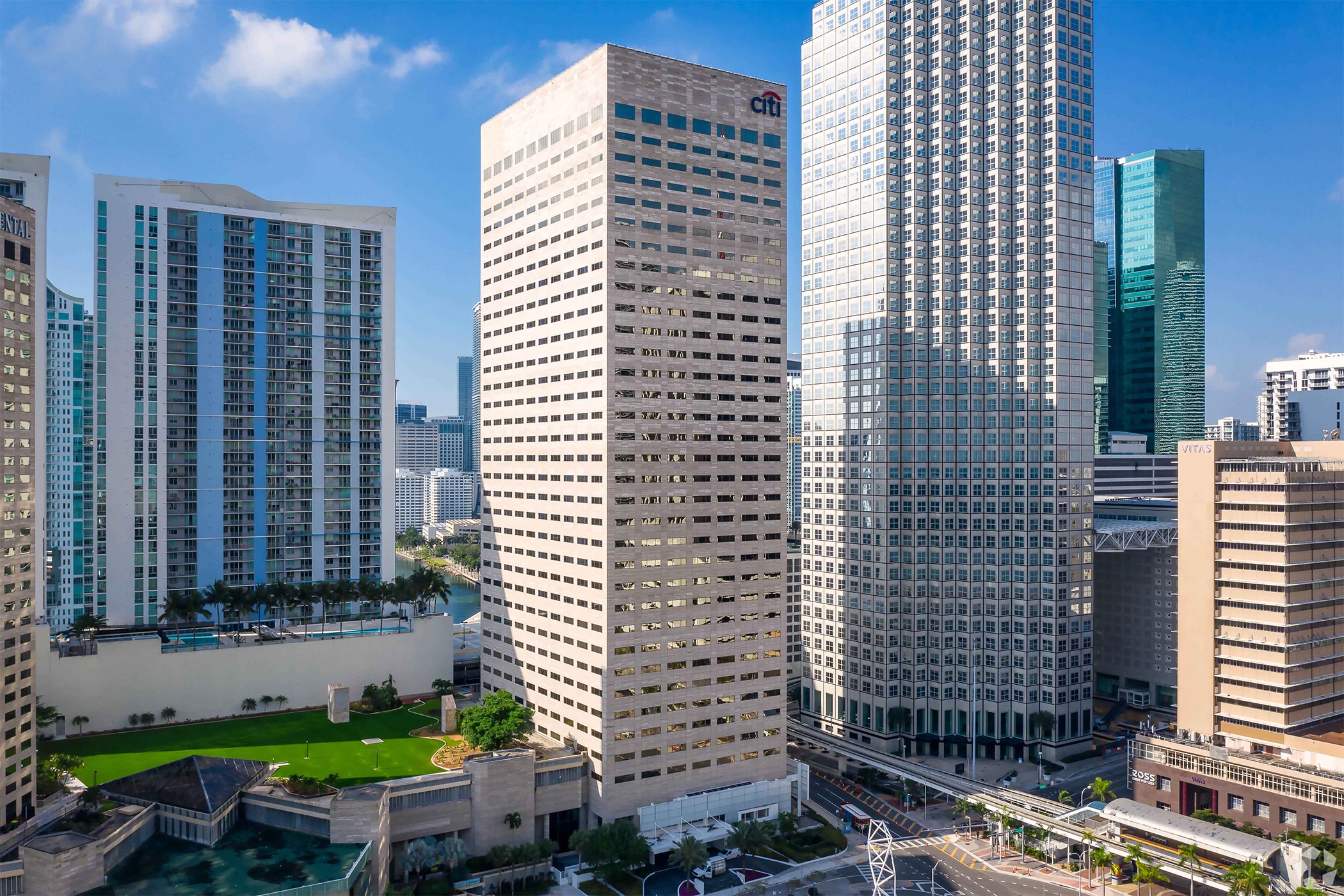 Citigroup Center occupies a prominent spot along Miami’s Biscayne Boulevard. (CoStar)
