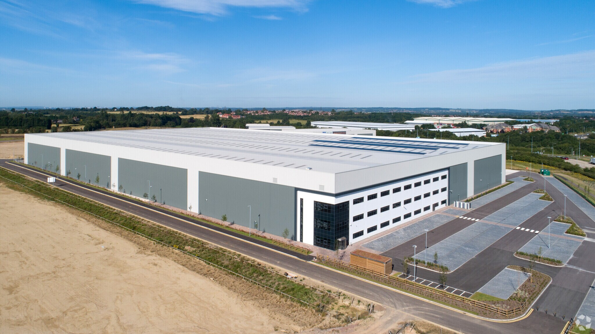 Blackstone prices £603 million UK logistics CMBS to add momentum to financing option