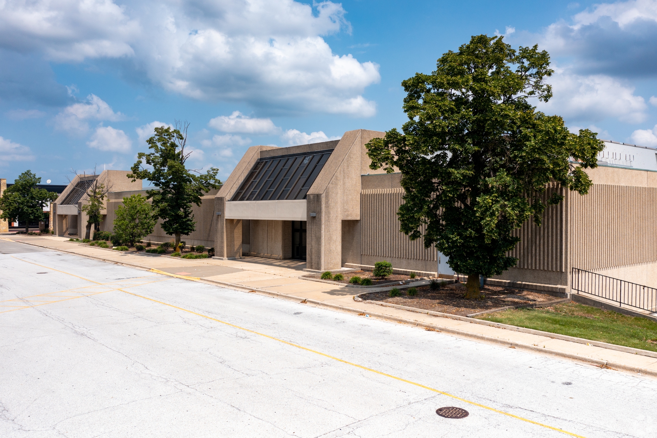 Cowarehousing firm Cubework has bought the former Sears store in the Orland Square Mall near Chicago. (Robert Gigliotti/CoStar) Cowarehousing firm Cubework has bought the former Sears store in the Orland Square Mall near Chicago. (Robert Gigliotti/CoStar)
