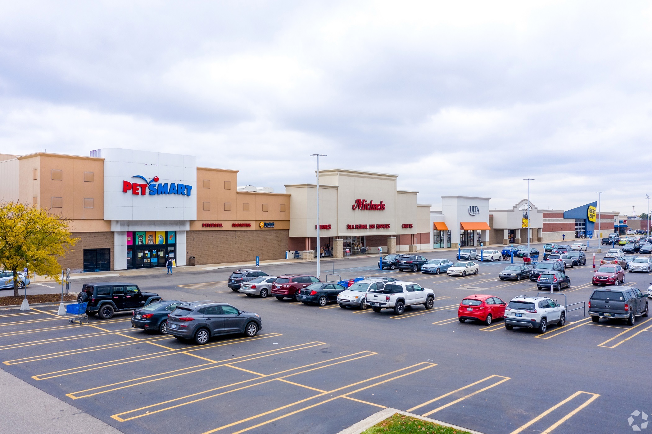 Tel Twelve shopping center. (CoStar)