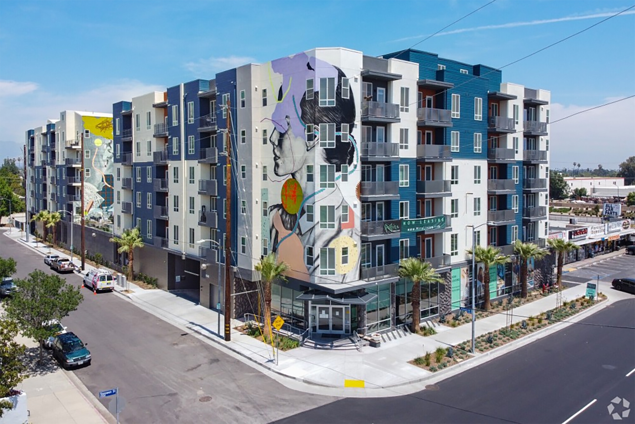 New Apartment Brings Touch of Glamour to Los Angeles