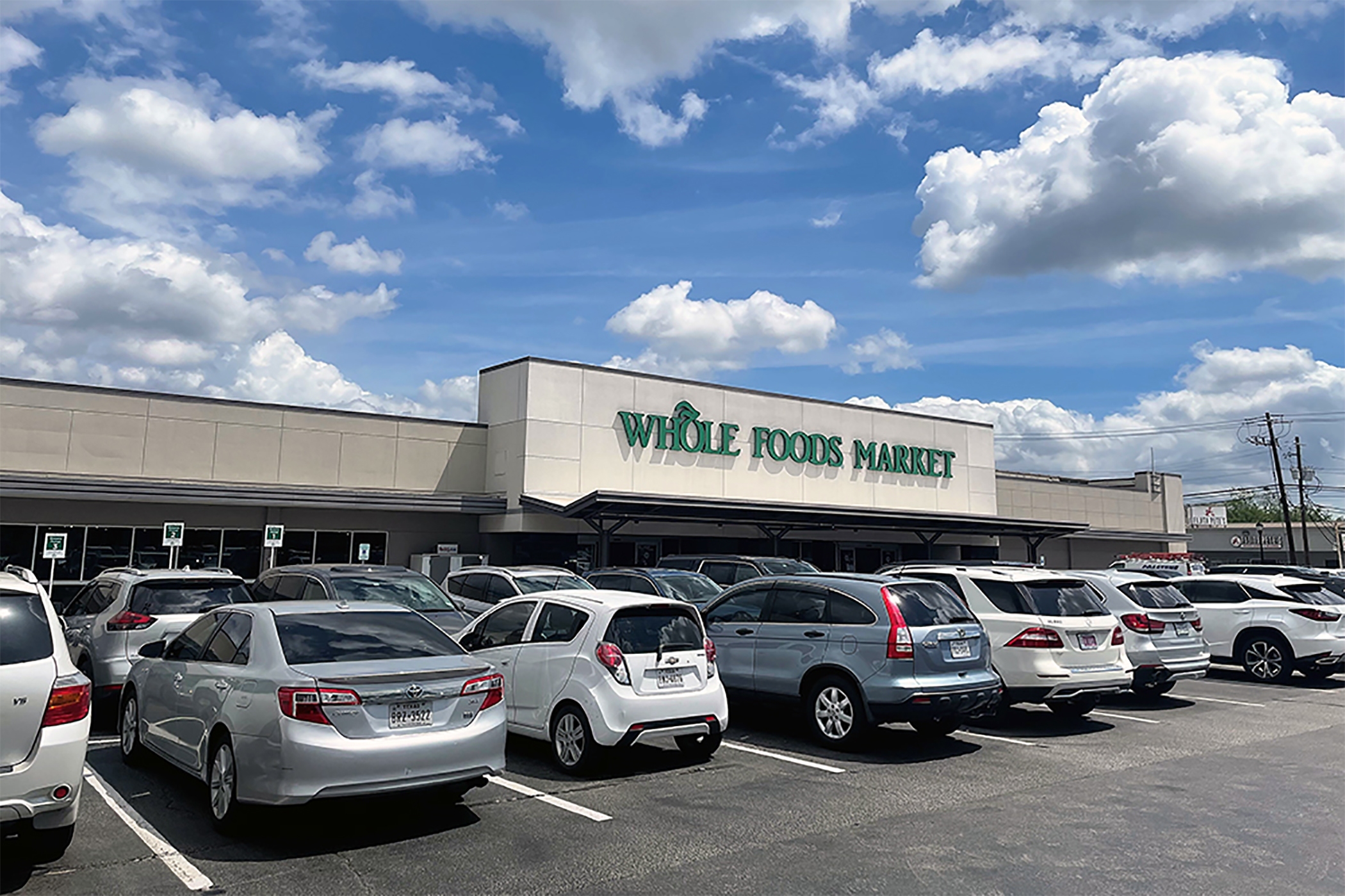 Whole FoodsAnchored Shopping Center in Houston Changes Hands