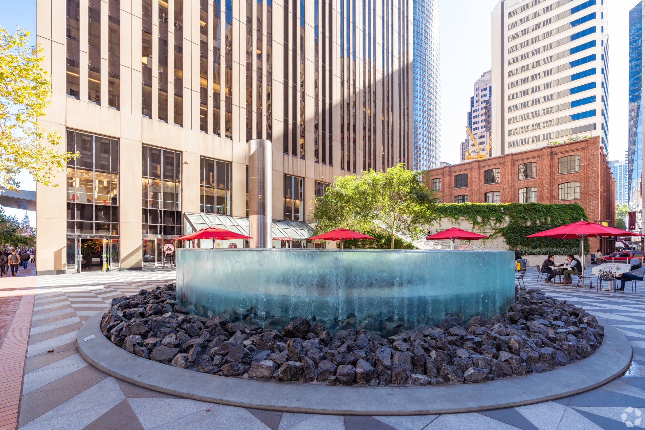 The plaza outside 525 Market St. in downtown San Francisco was a selling point for the Mintz law firm, which plans to move into new offices there in the spring. (CoStar) 
