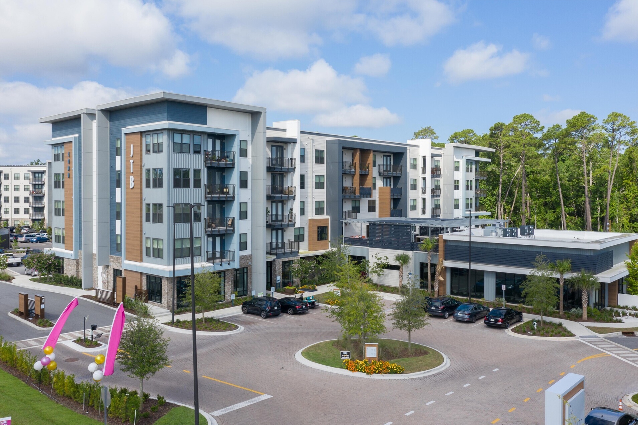JTB Apartments are south of downtown Jacksonville, Florida, and feature some high-end amenities. (CoStar)