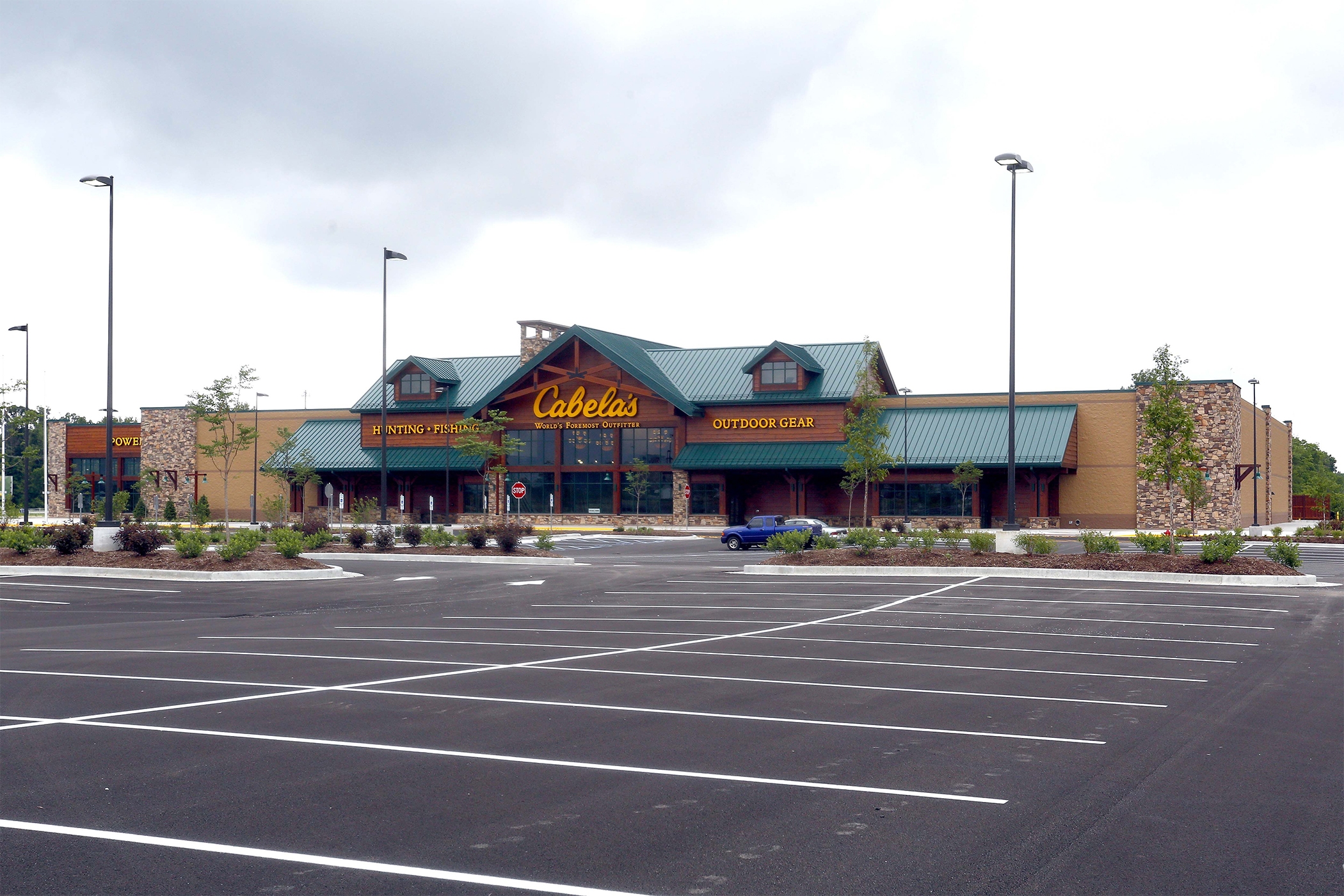 Among Store Capital’s largest tenant concentrations are outdoor sporting goods retailers such as Camping World, Bass Pro Shops and Cabela’s, including this store in Noblesville, Indiana. (CoStar) Among Store Capital’s largest tenant concentrations are outdoor sporting goods retailers such as Camping World, Bass Pro Shops and Cabela’s, including this store in Noblesville, Indiana. (CoStar)