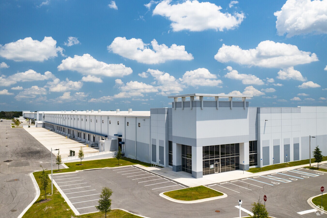 Logistics Firm Leases 350,000 Square Feet in Lakeland