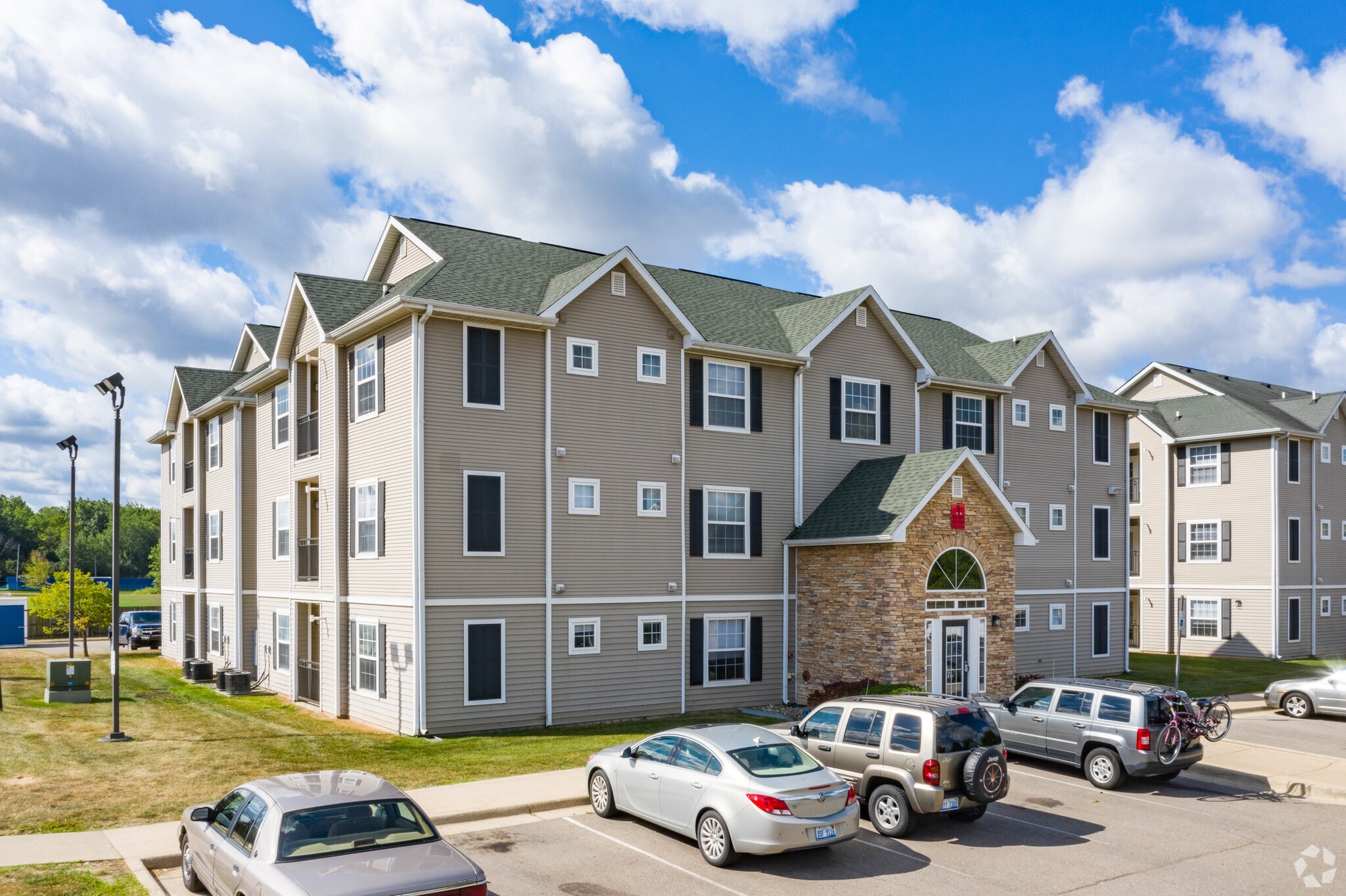 This student housing complex at 3636 Coleman Road in East Lansing, Michigan, is closely located to Michigan State University. (CoStar)