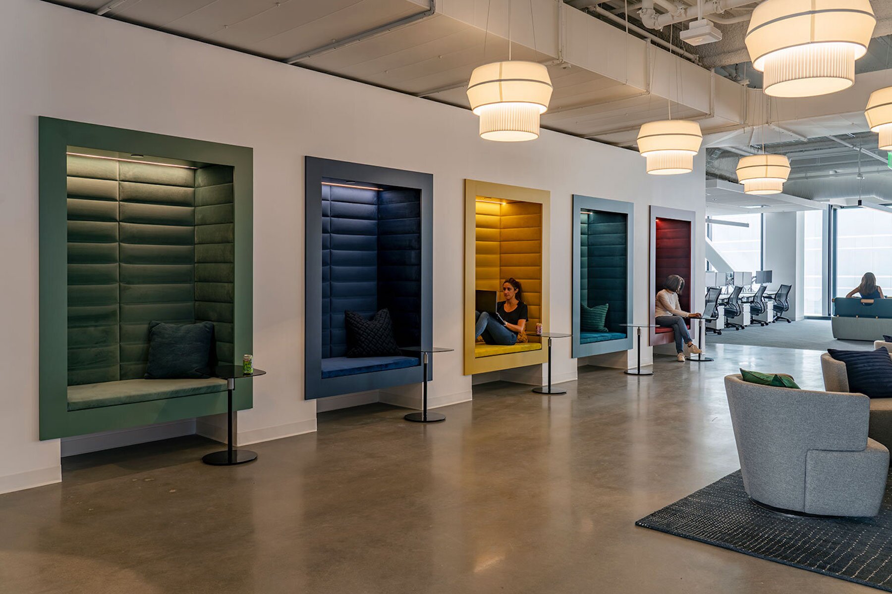 Bay Area fintech firm Credit Karma recently relocated its Oakland, California, headquarters. The new space includes multiple lounge areas, separate game and music rooms, a coffee bar and rooftop deck. (ASD|SKY) Bay Area fintech firm Credit Karma recently relocated its Oakland, California, headquarters. The new space includes multiple lounge areas, separate game and music rooms, a coffee bar and rooftop deck. (ASD|SKY)