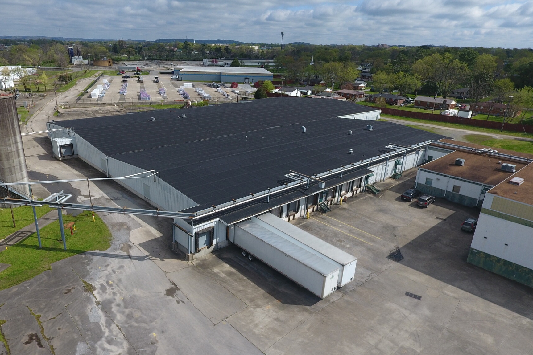 Suburban Nashville Warehouse Trades Hands for 10 Million