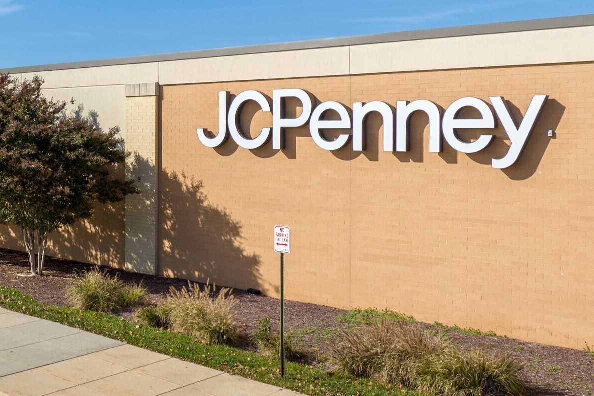 A trust has been trying to sell 160 J.C. Penney stores for years. (CoStar)
