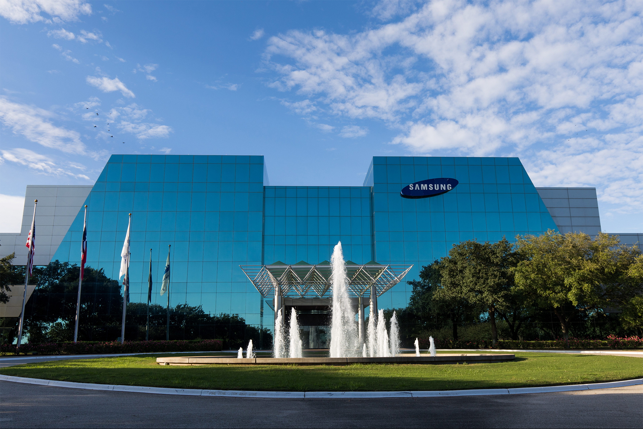 Samsung Electronics North Texas campus The Great Corporate Migration: Why Tech Giants are Betting on the Sun Belt