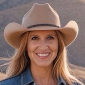 Lisa Sterns (The Hermosa Inn)