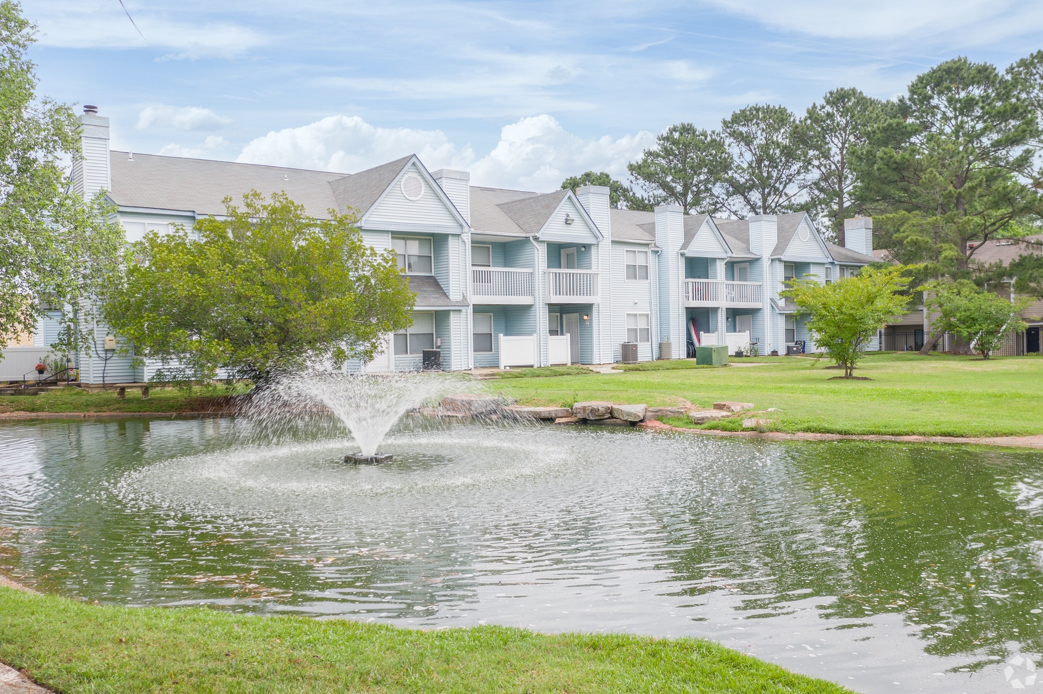 Featherstone Adds Royal Pointe to Hampton Roads Portfolio